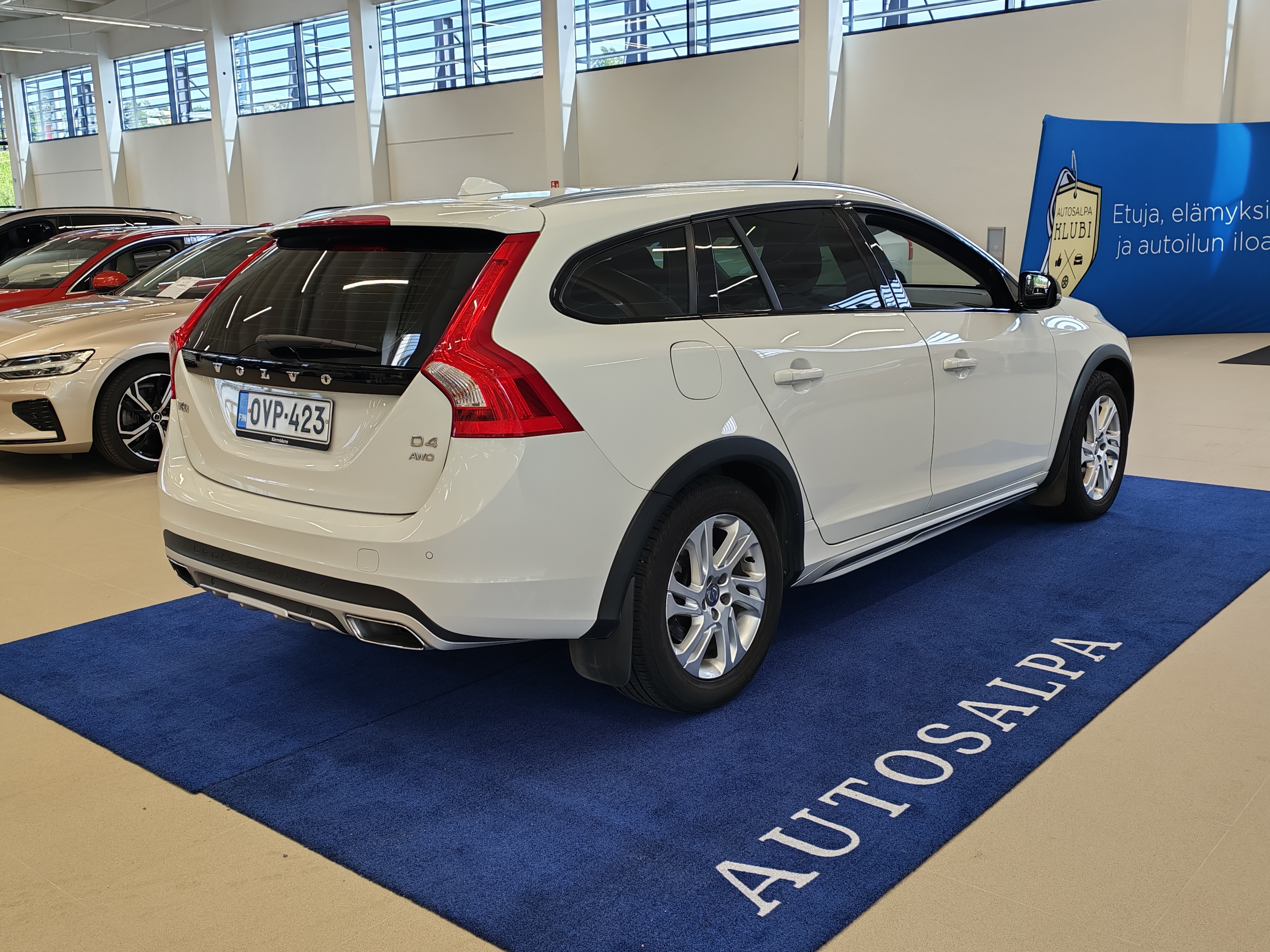 VOLVO V60 Cross Country 2017