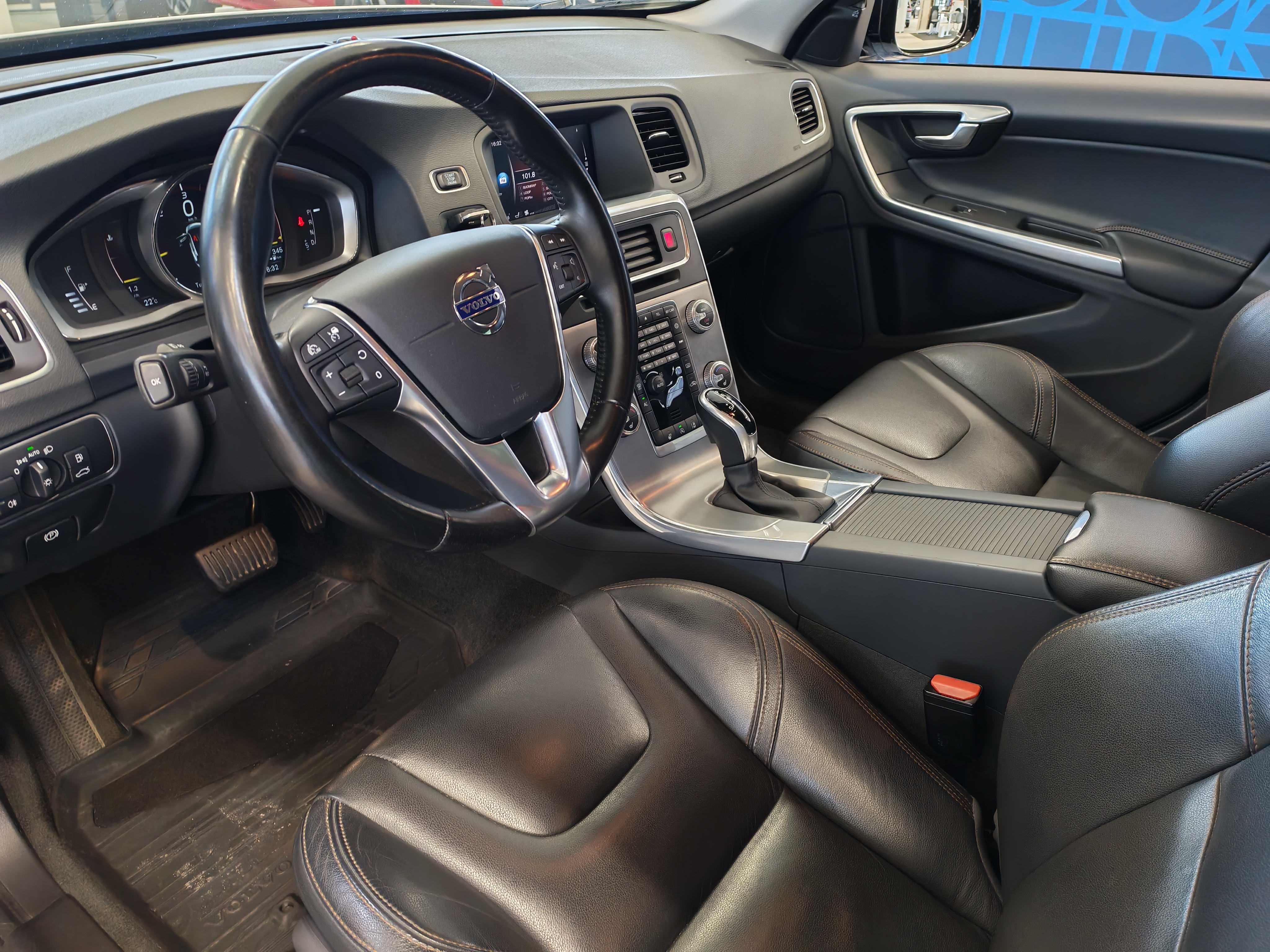 VOLVO V60 Cross Country 2017