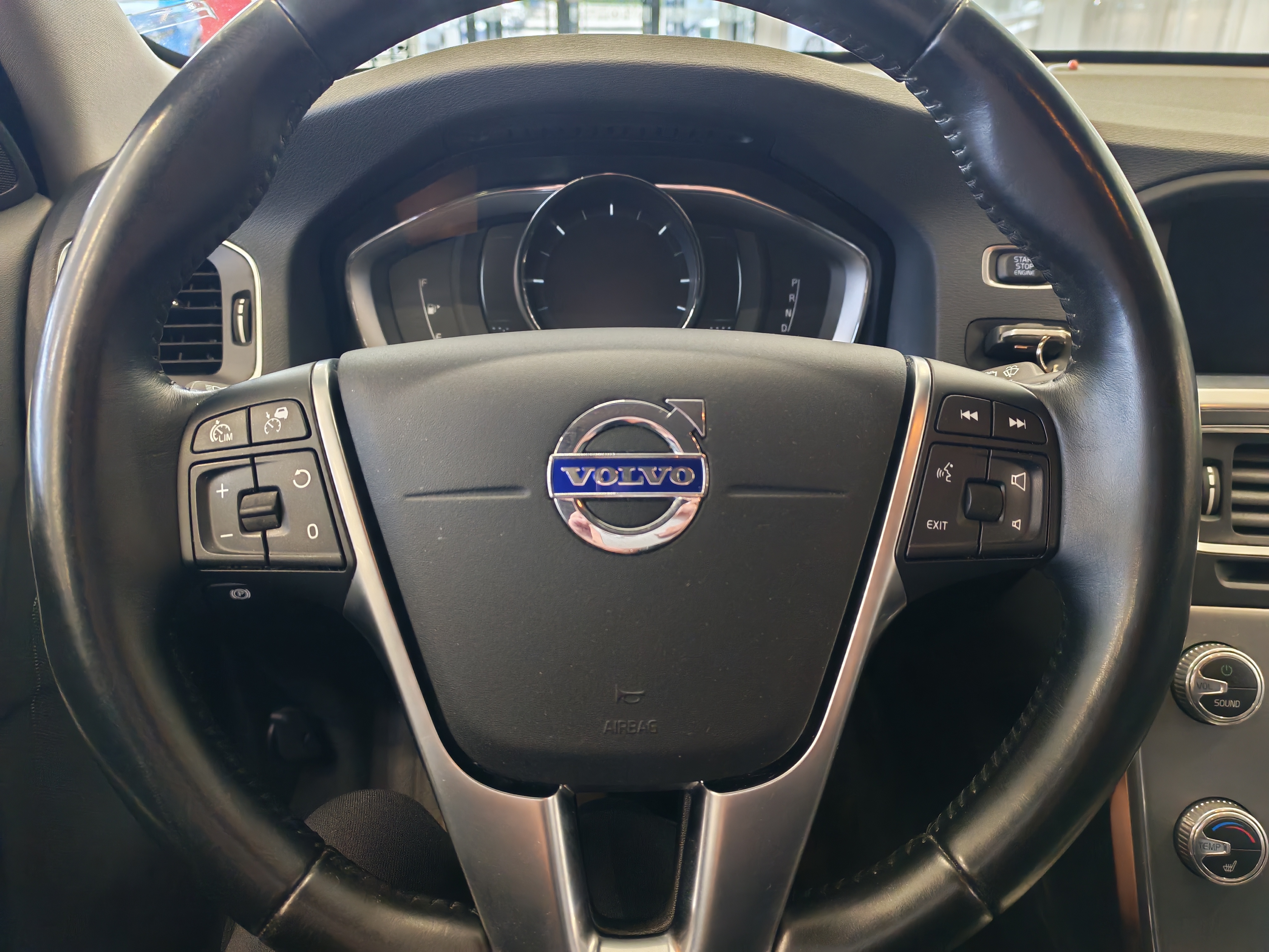 VOLVO V60 Cross Country 2017