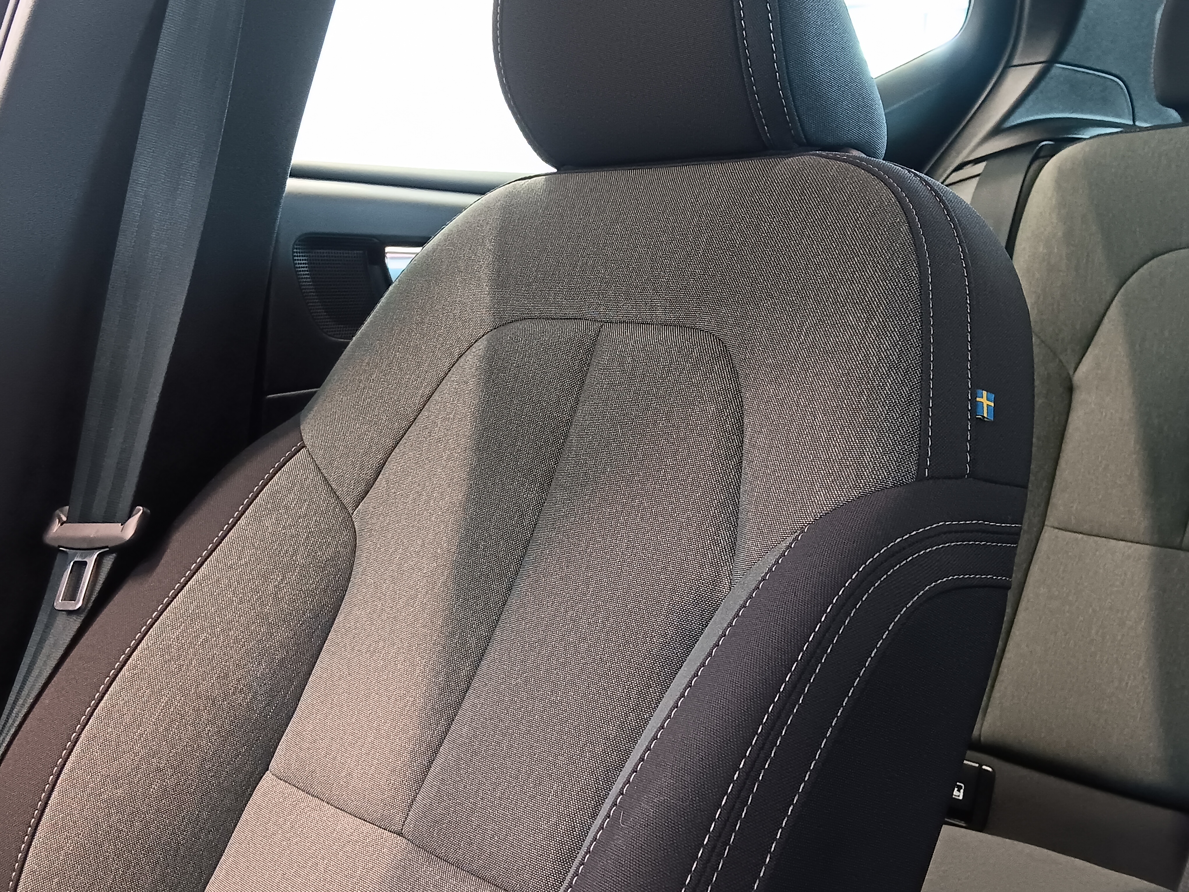 VOLVO XC40 2024
