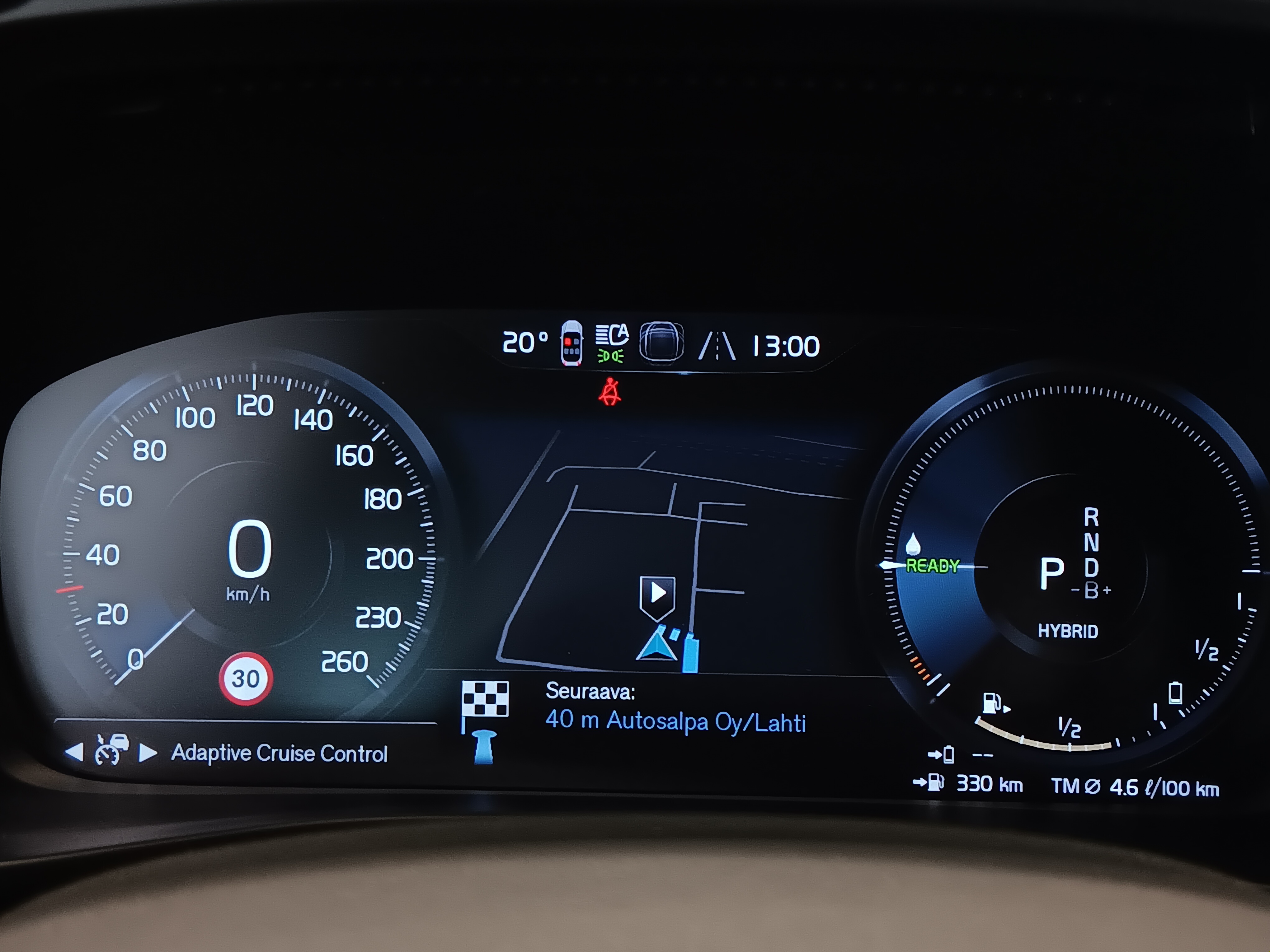 VOLVO XC40 2024