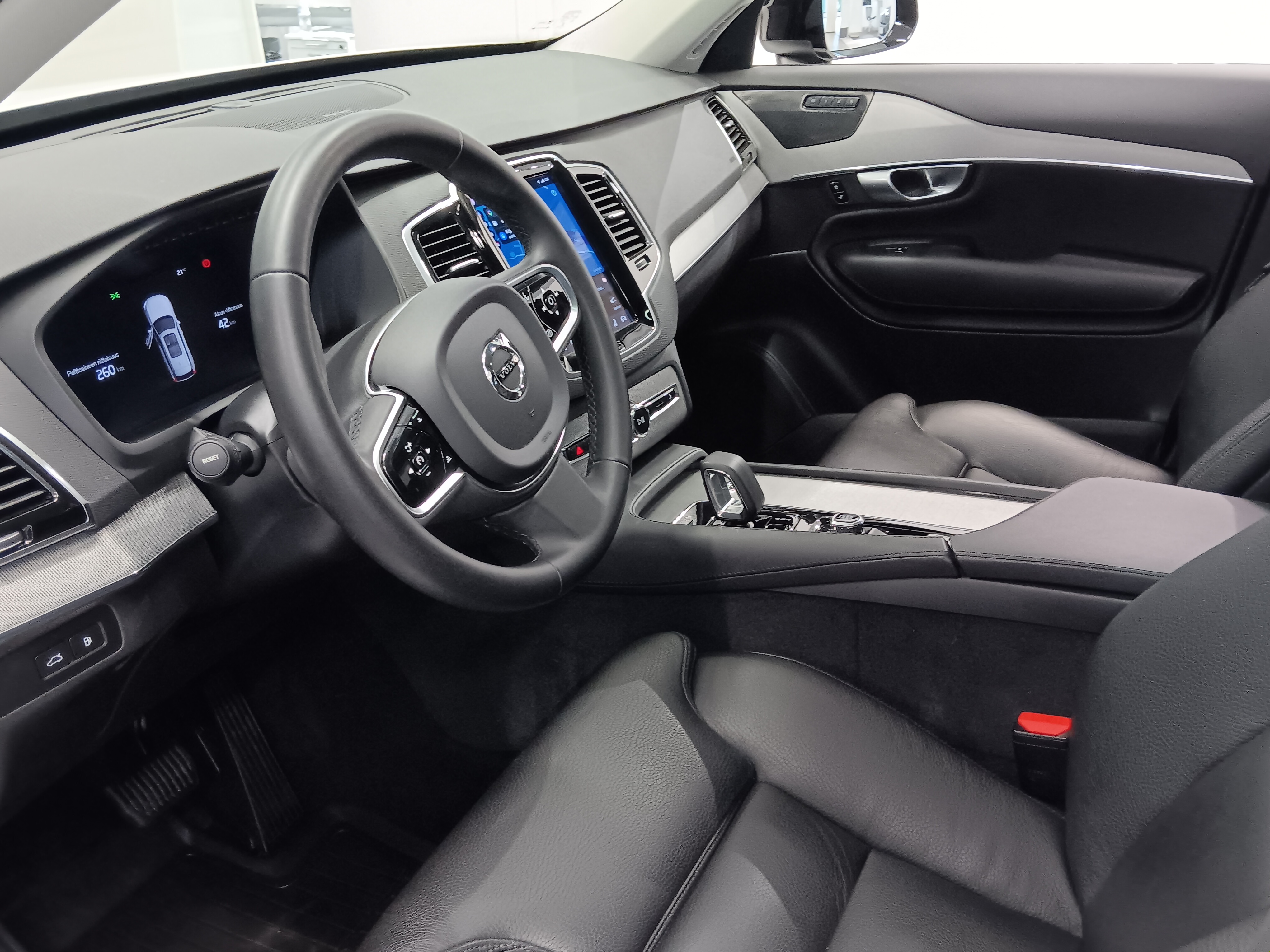 VOLVO XC90 2023