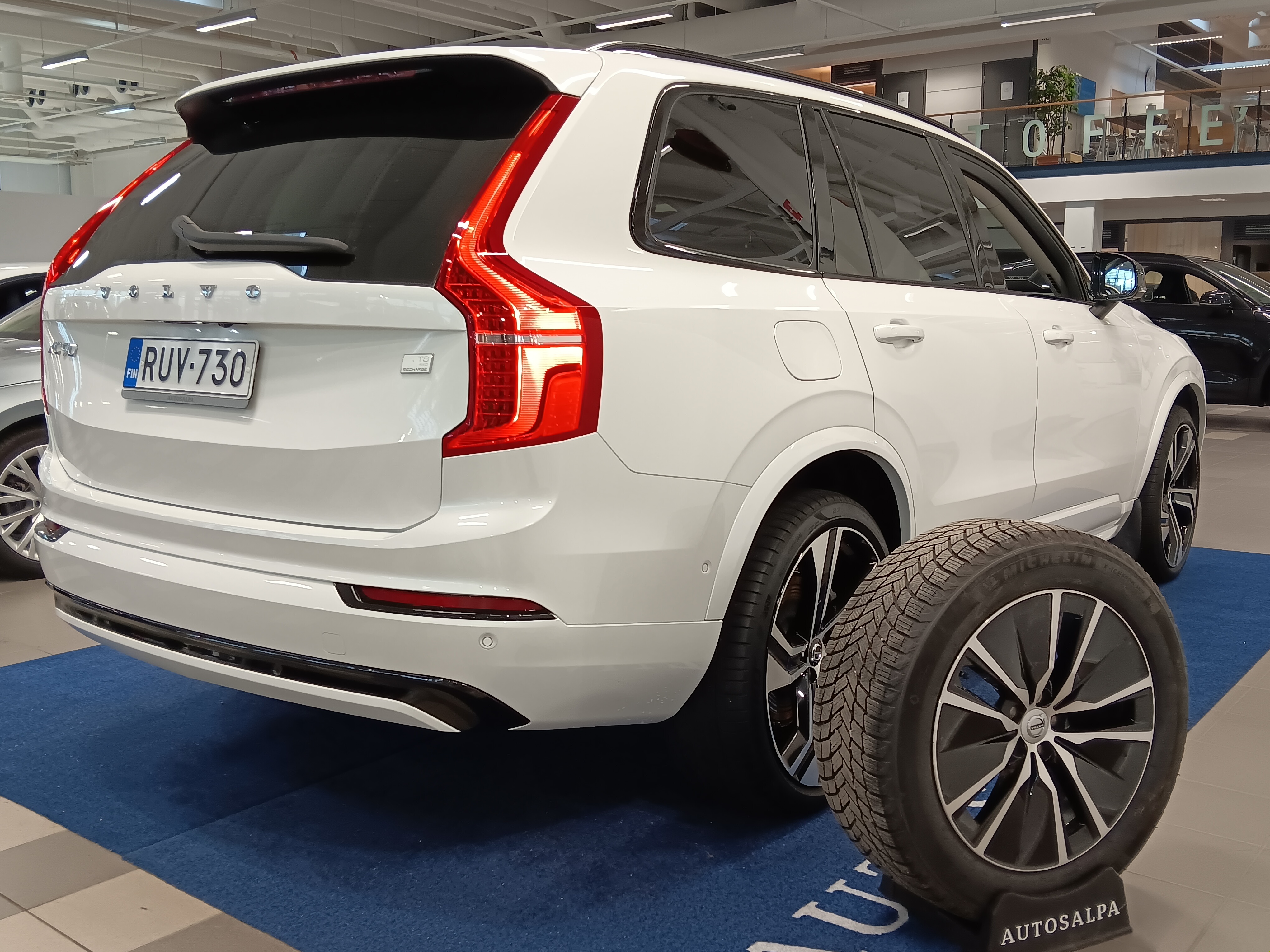 VOLVO XC90 2023