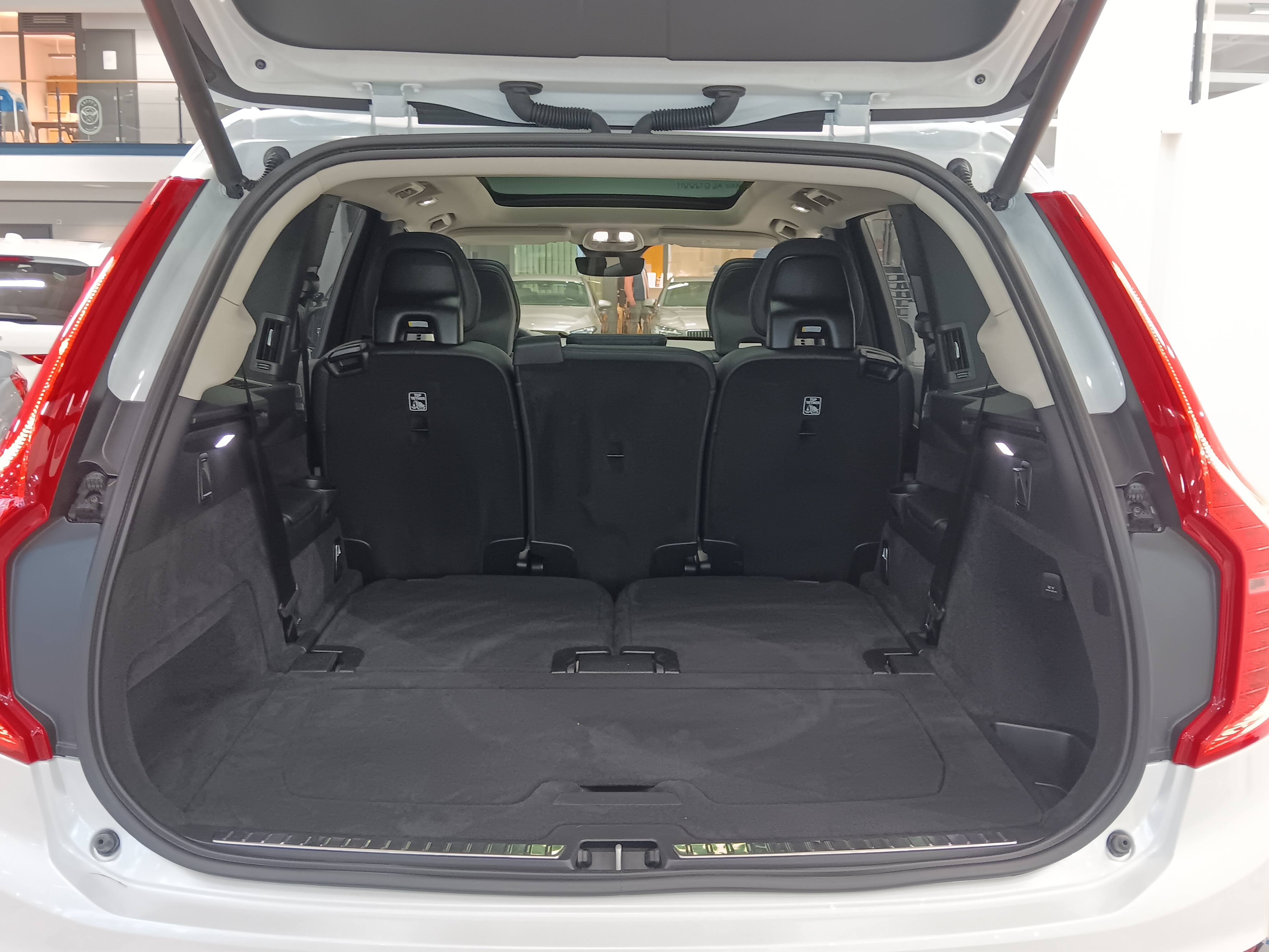 VOLVO XC90 2023