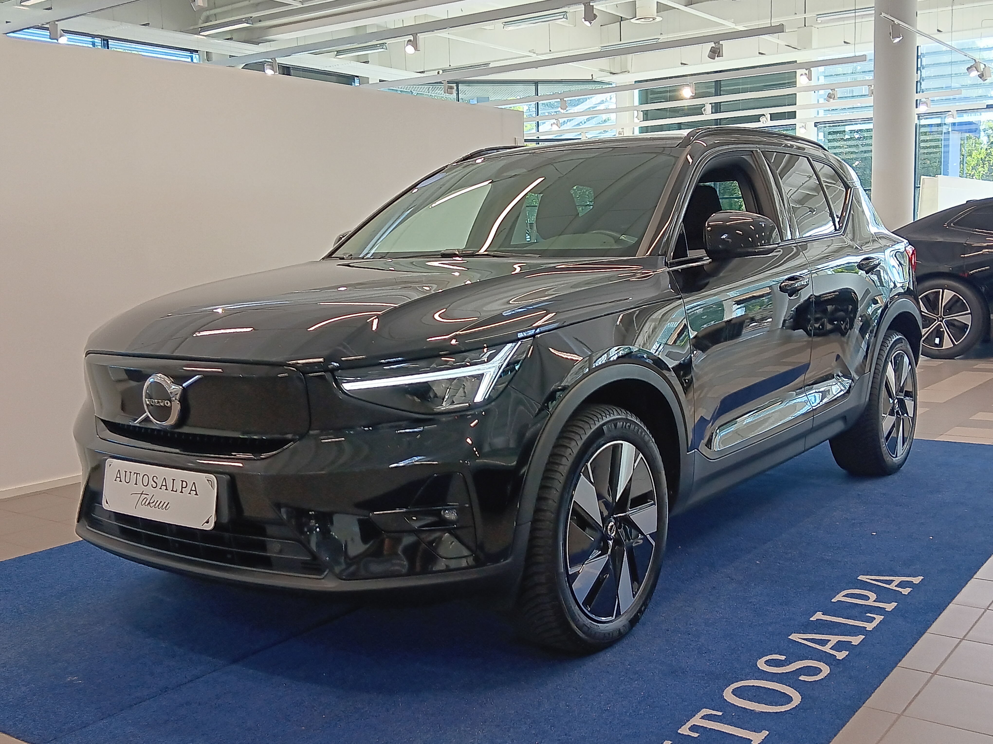 VOLVO XC40 2023