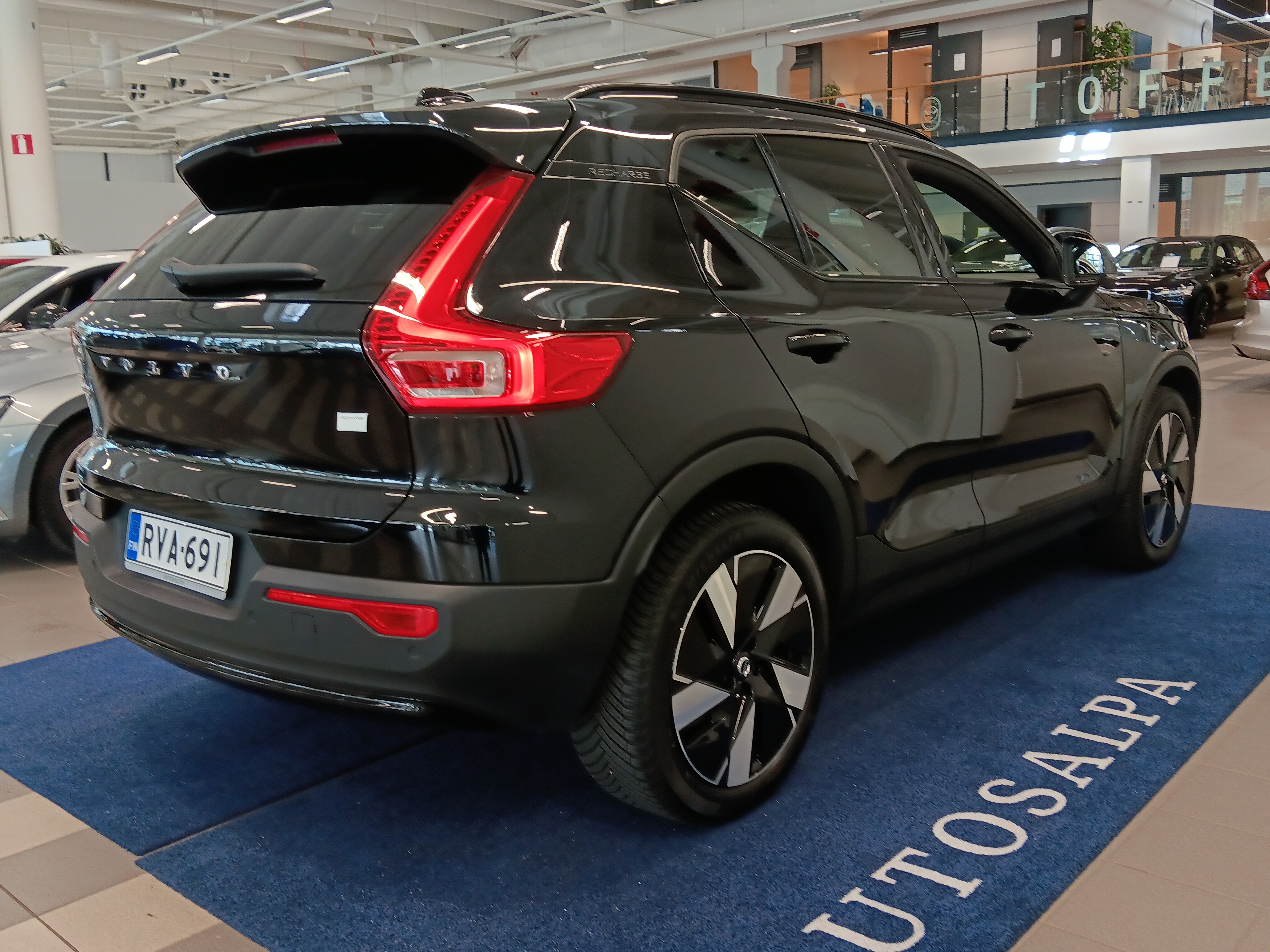VOLVO XC40 2023