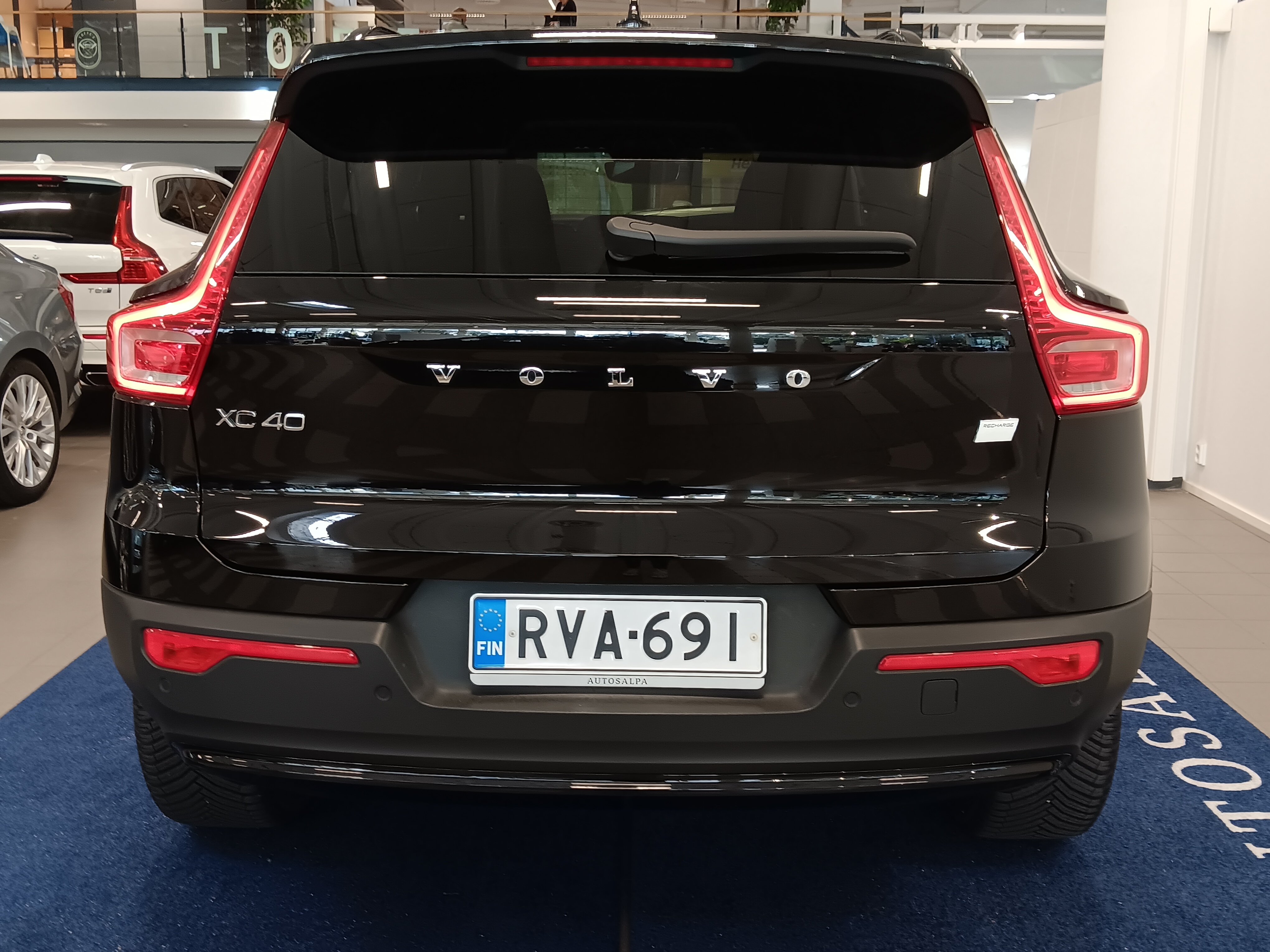 VOLVO XC40 2023