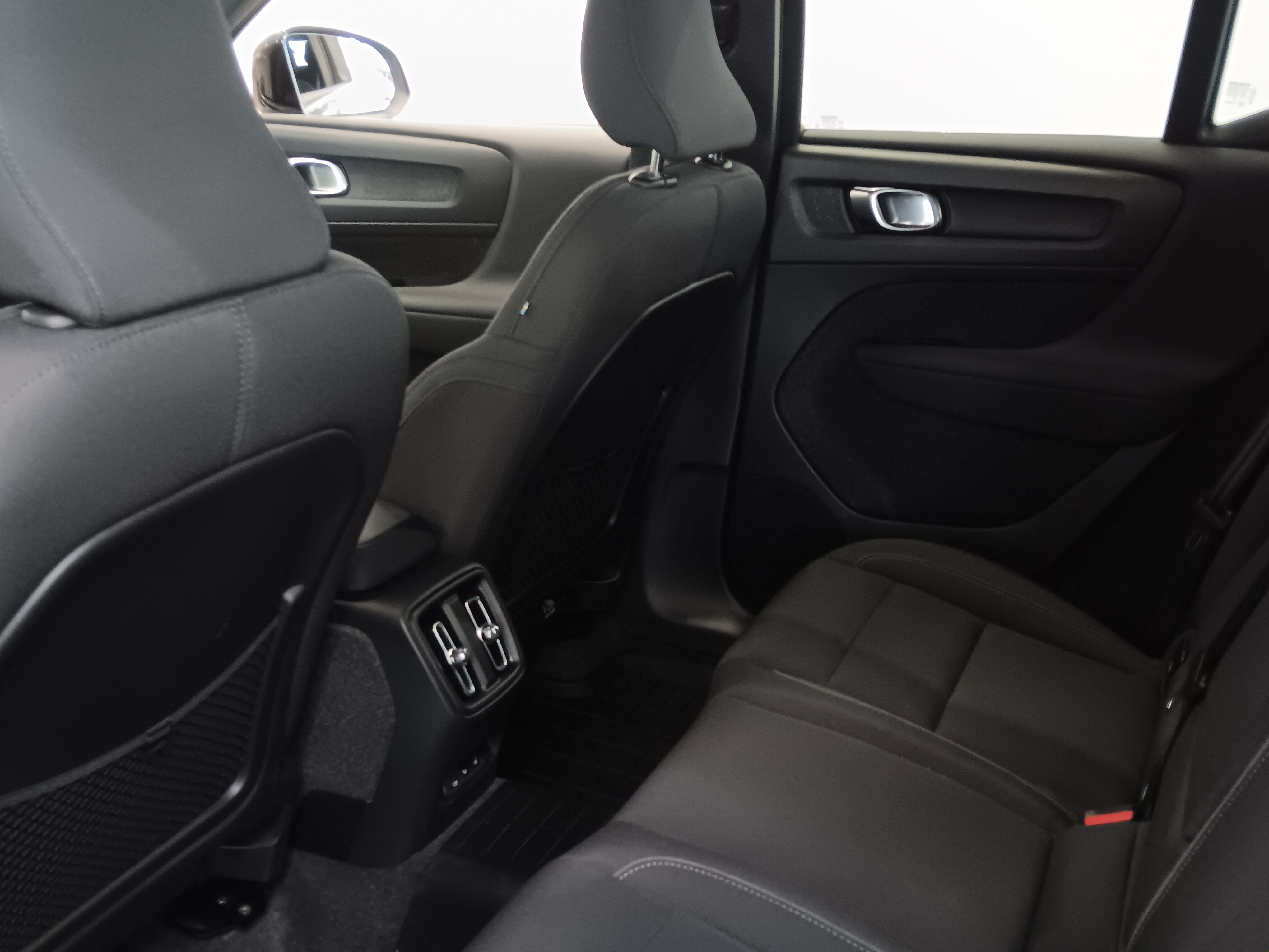 VOLVO XC40 2023