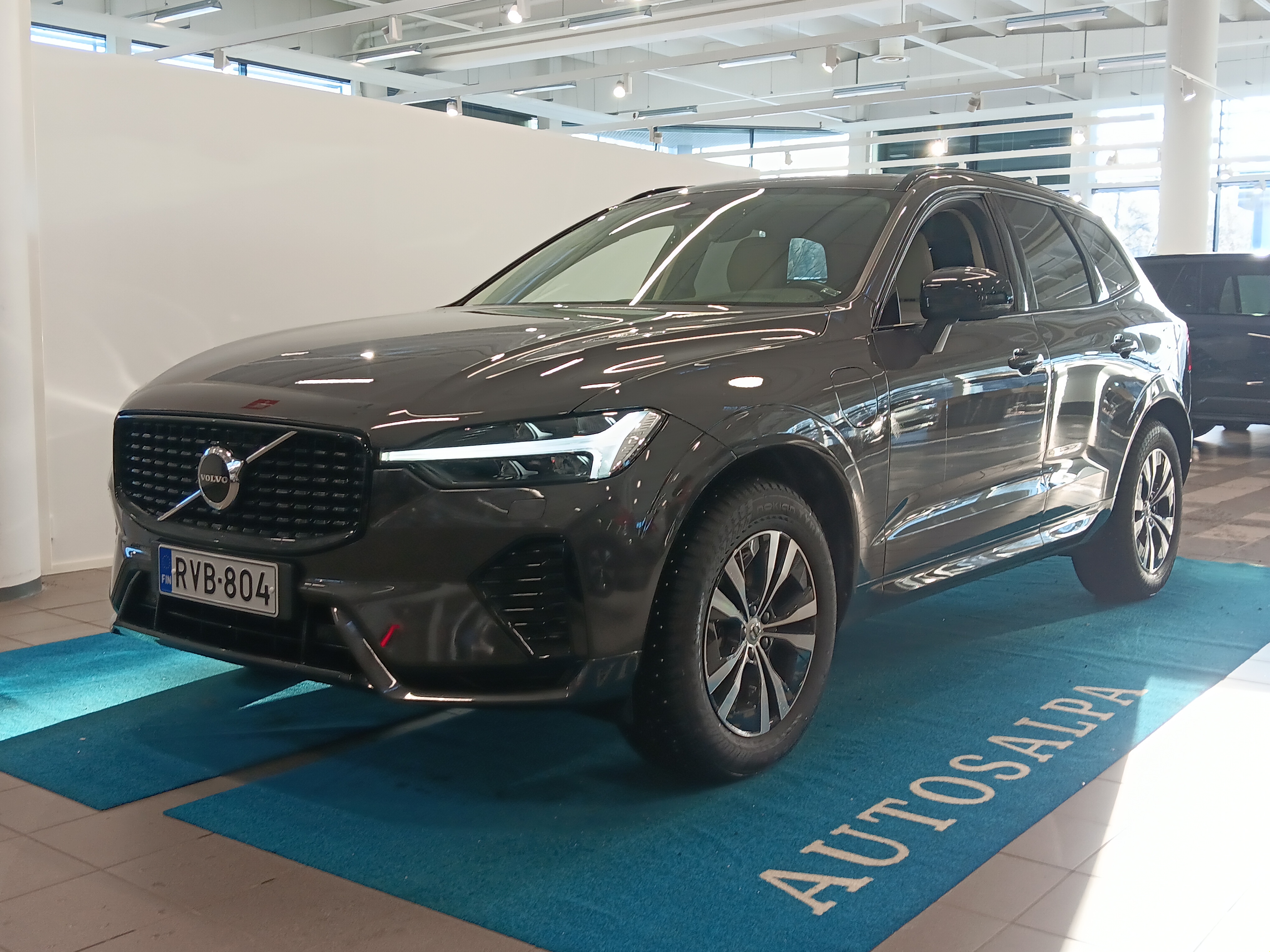 VOLVO XC60 2023