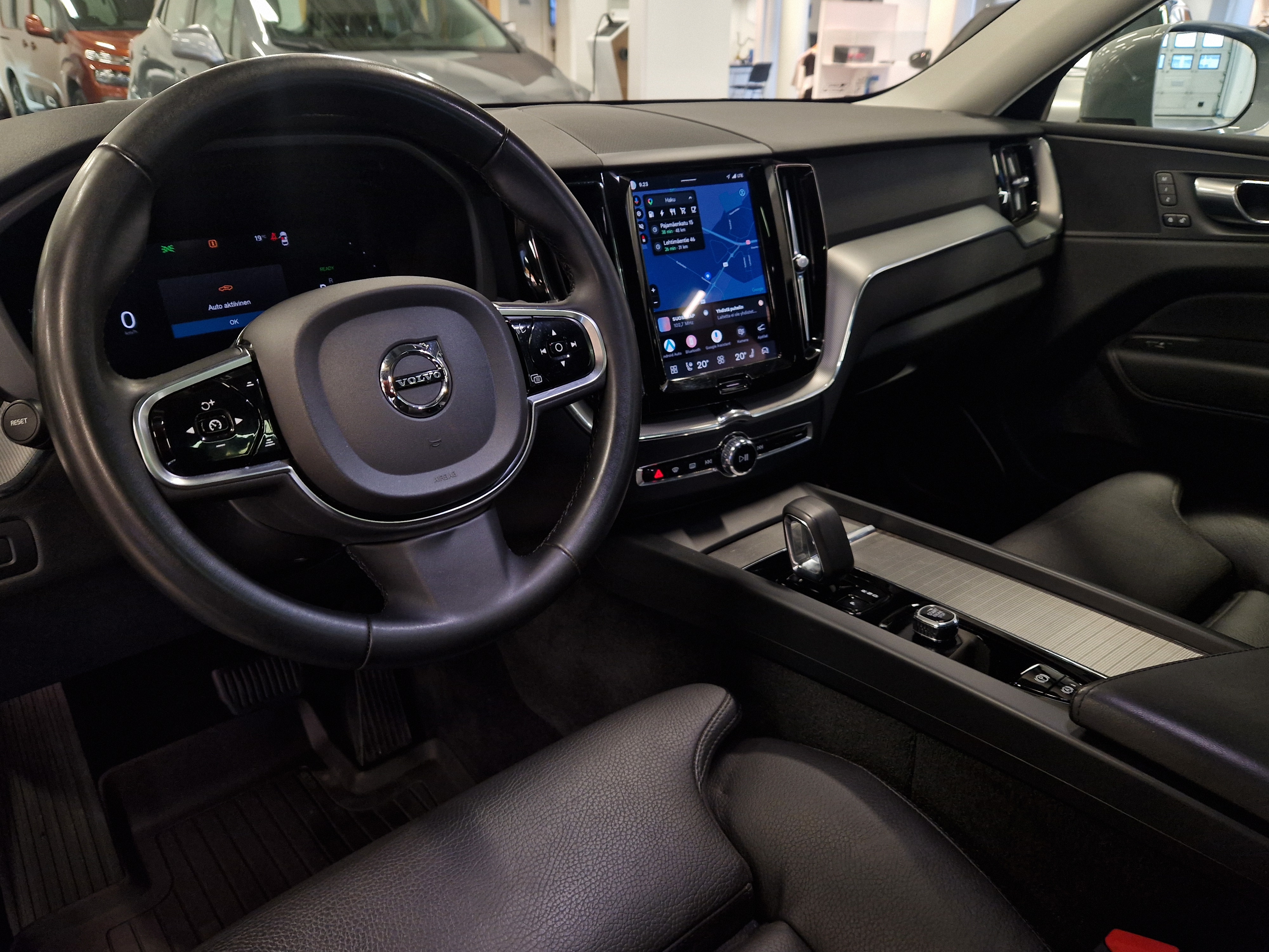 VOLVO XC60 2024