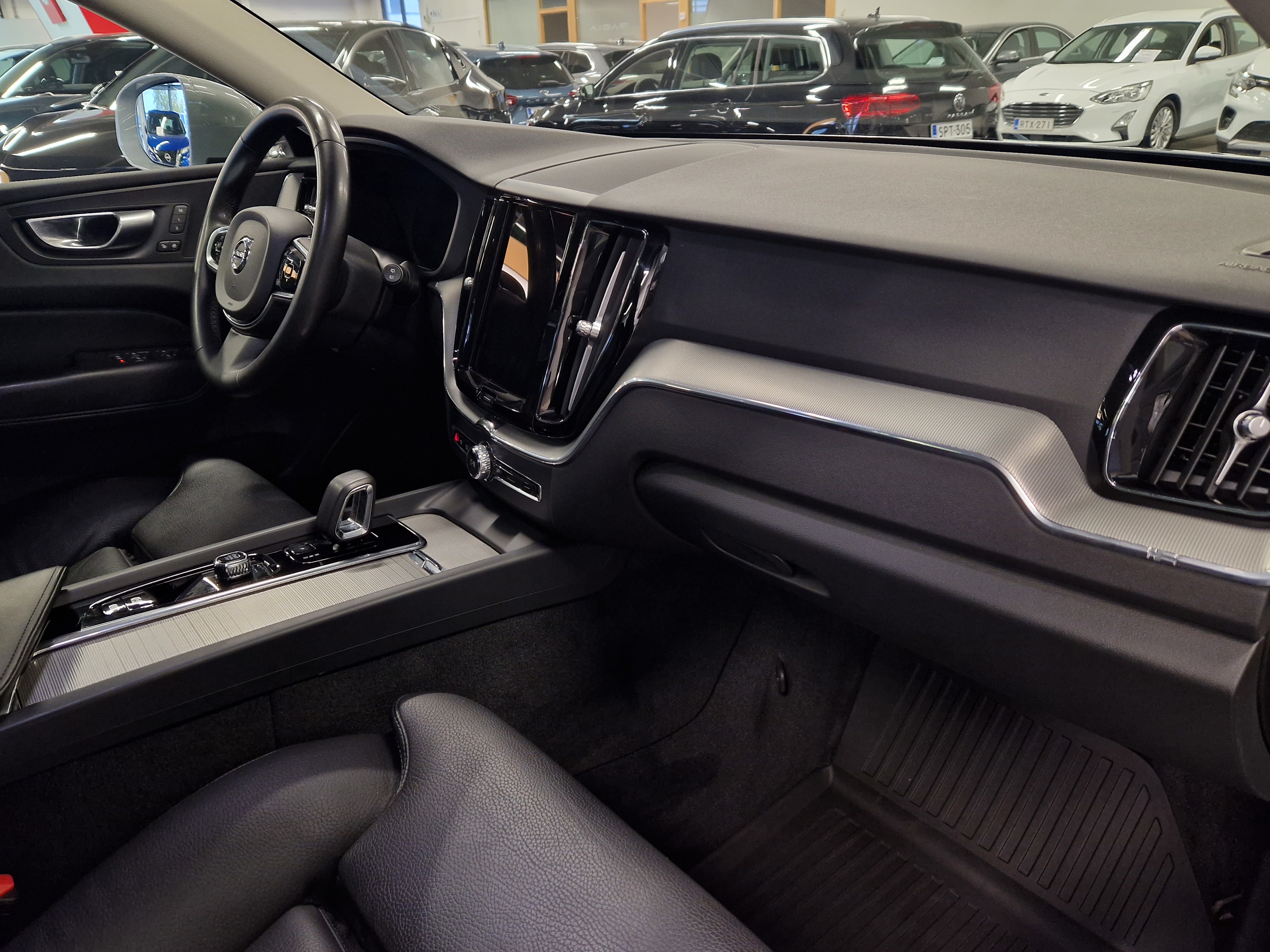 VOLVO XC60 2024