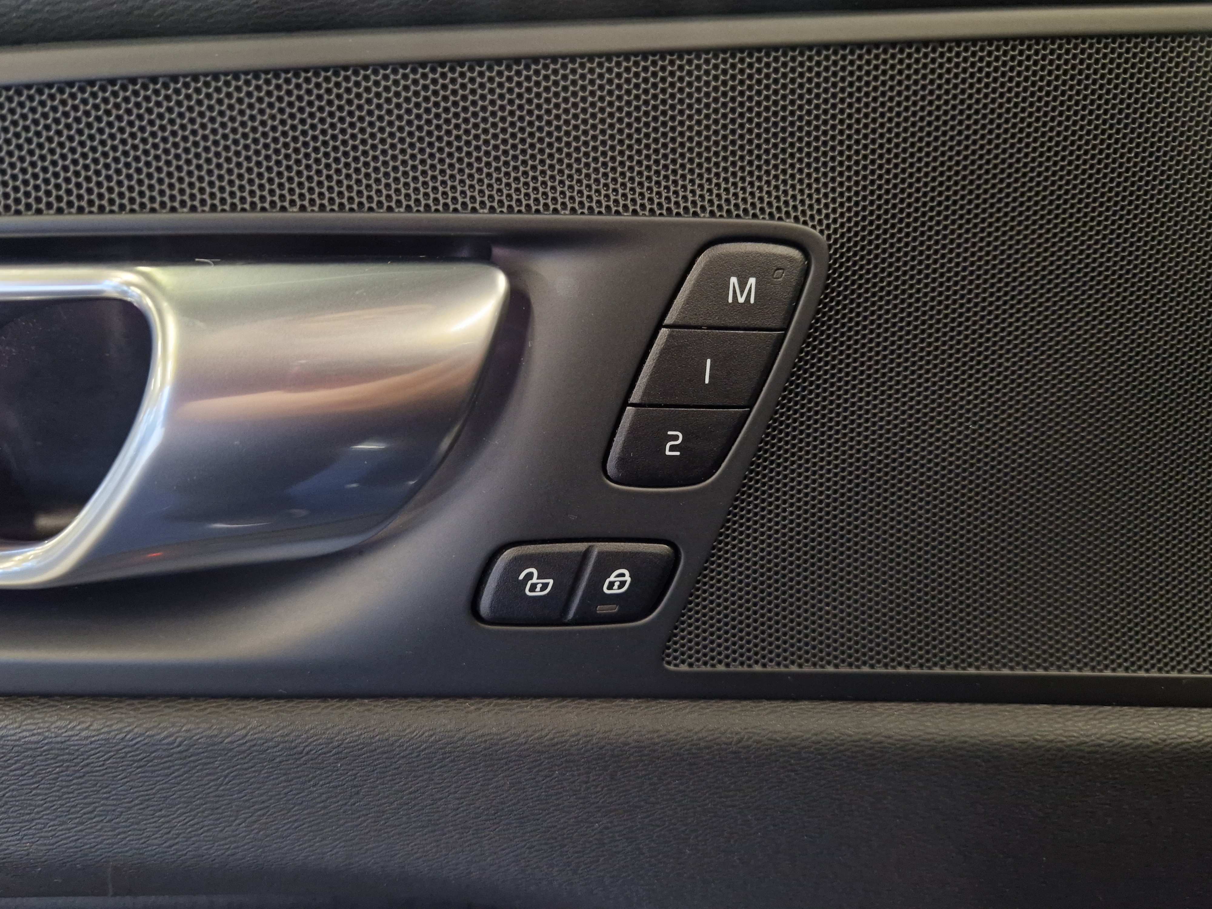 VOLVO XC60 2024