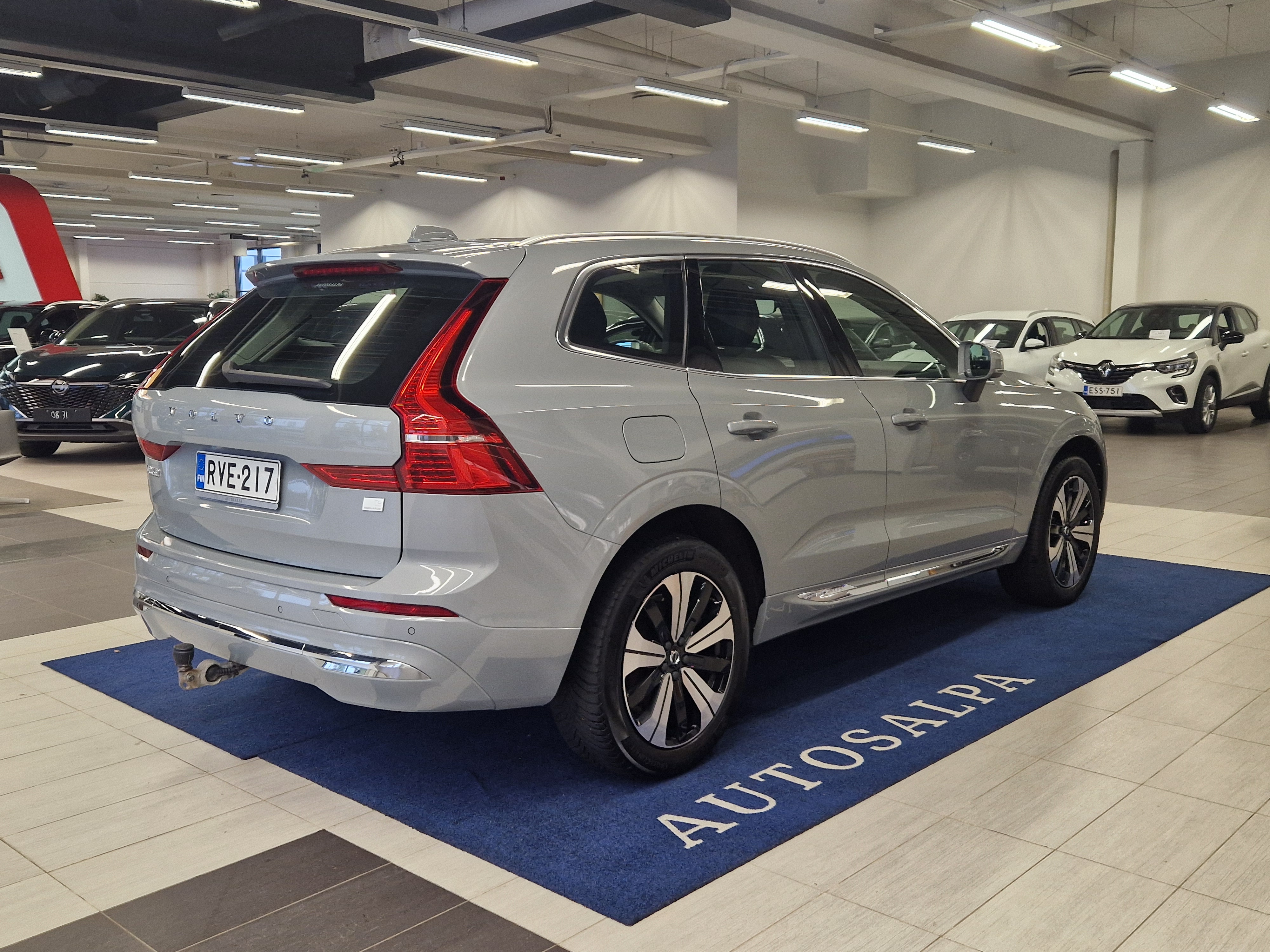 VOLVO XC60 2024