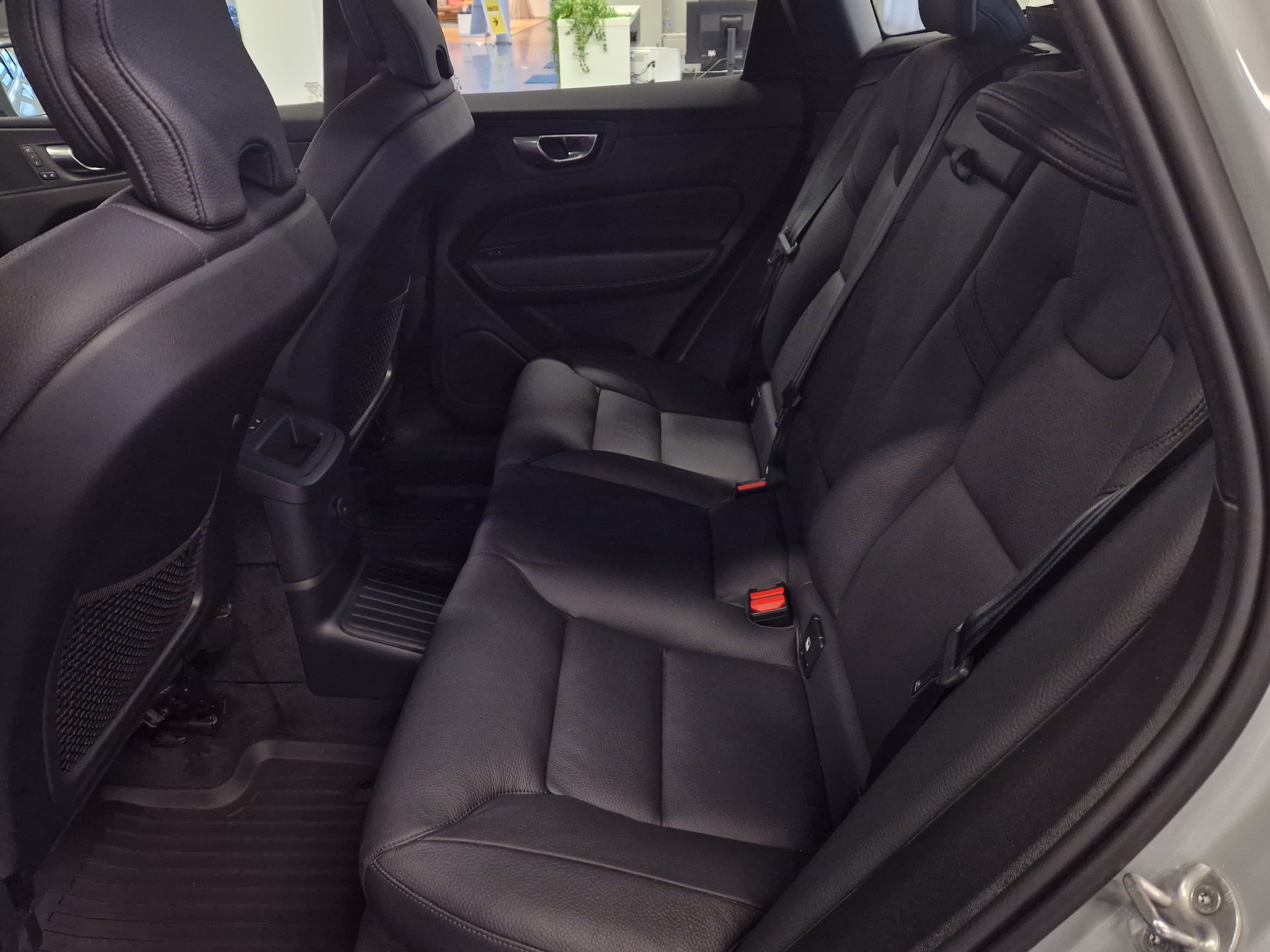 VOLVO XC60 2024