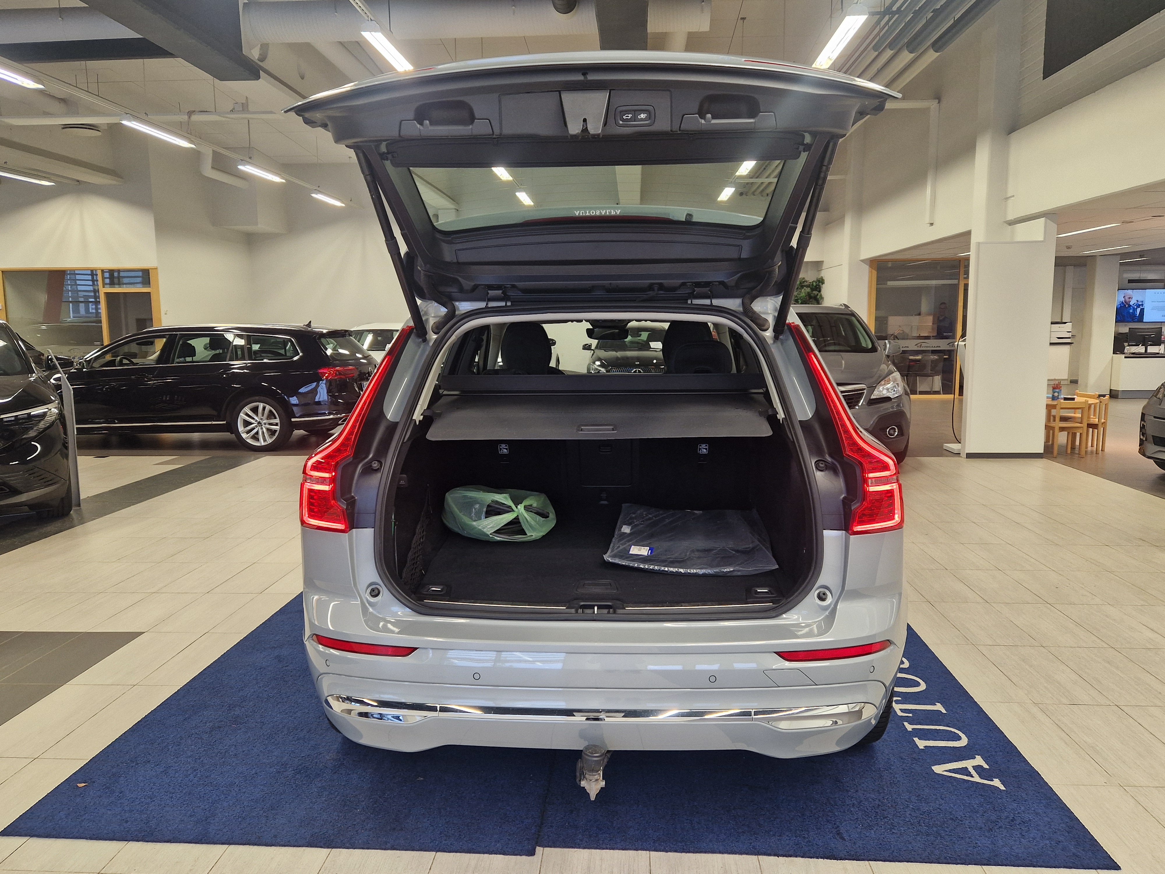 VOLVO XC60 2024