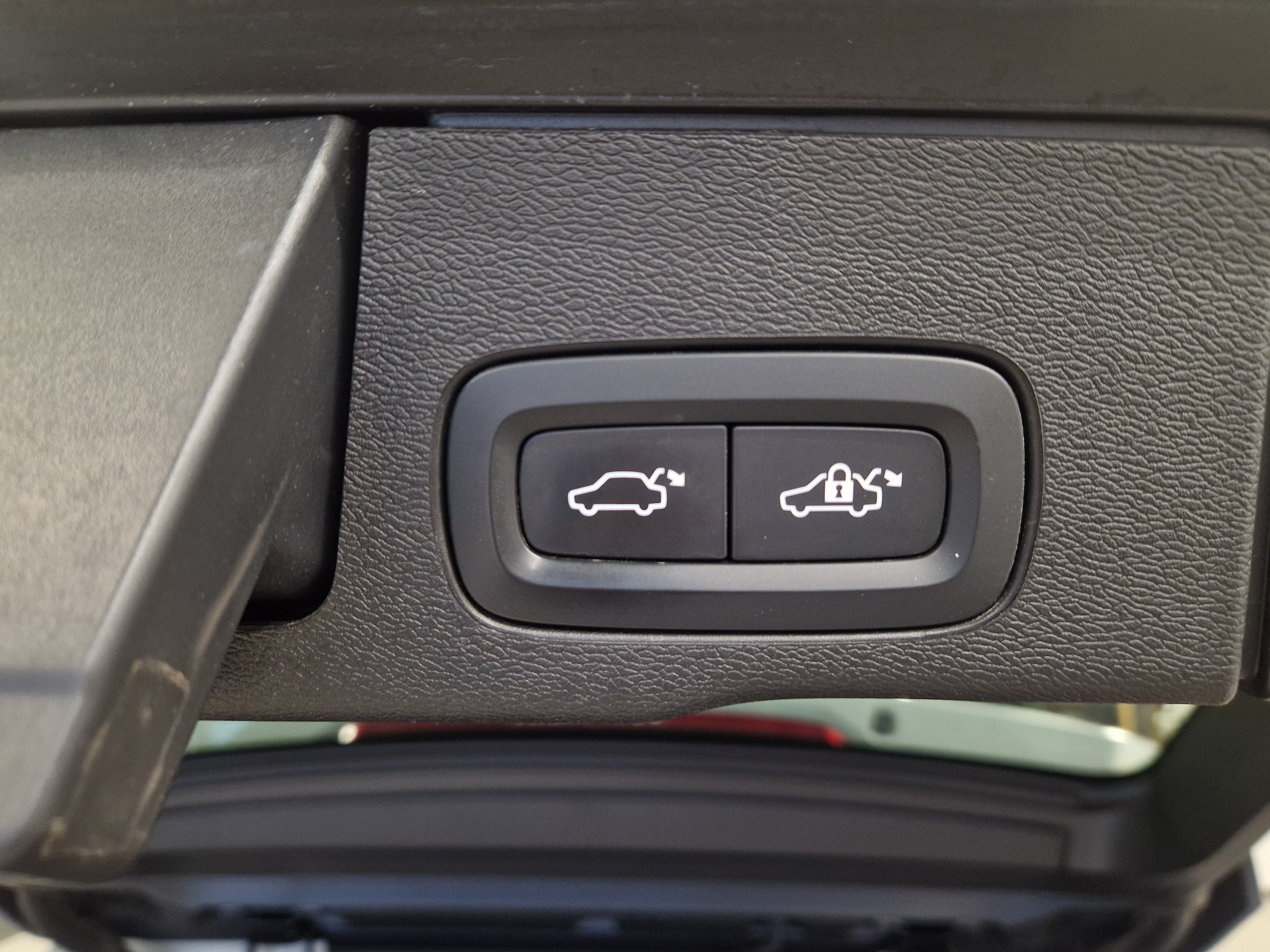 VOLVO XC60 2024