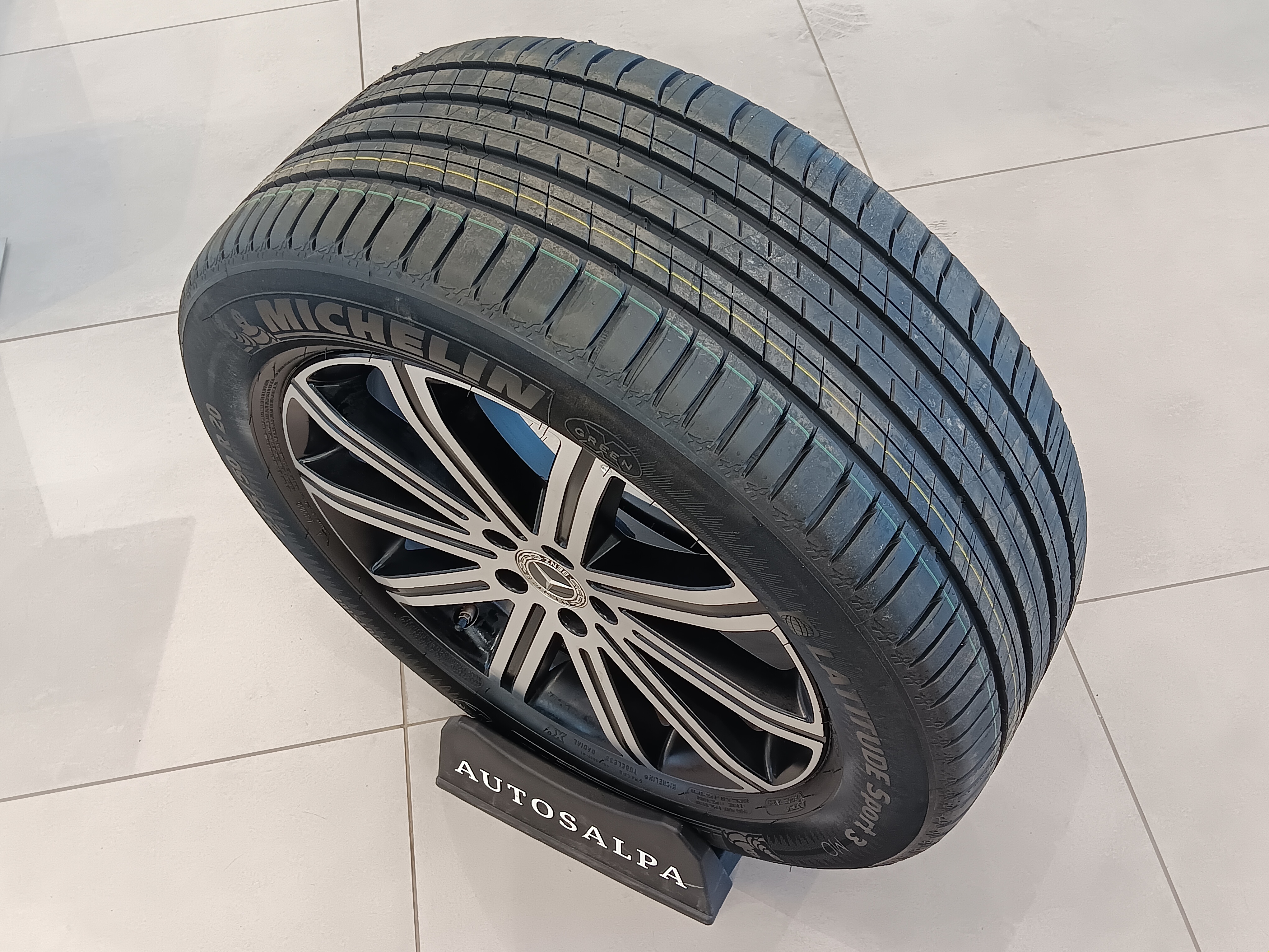 MERCEDES-BENZ GLE 2024