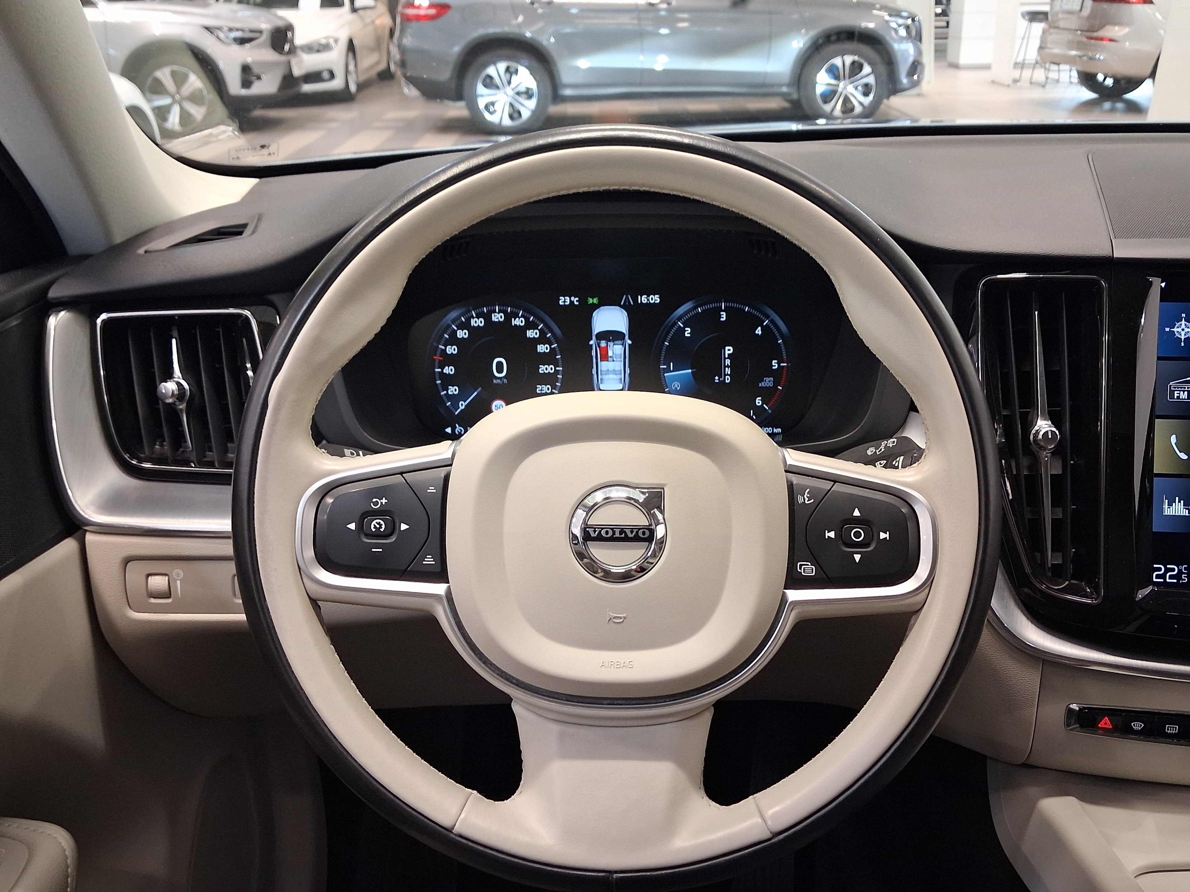 VOLVO XC60 2019