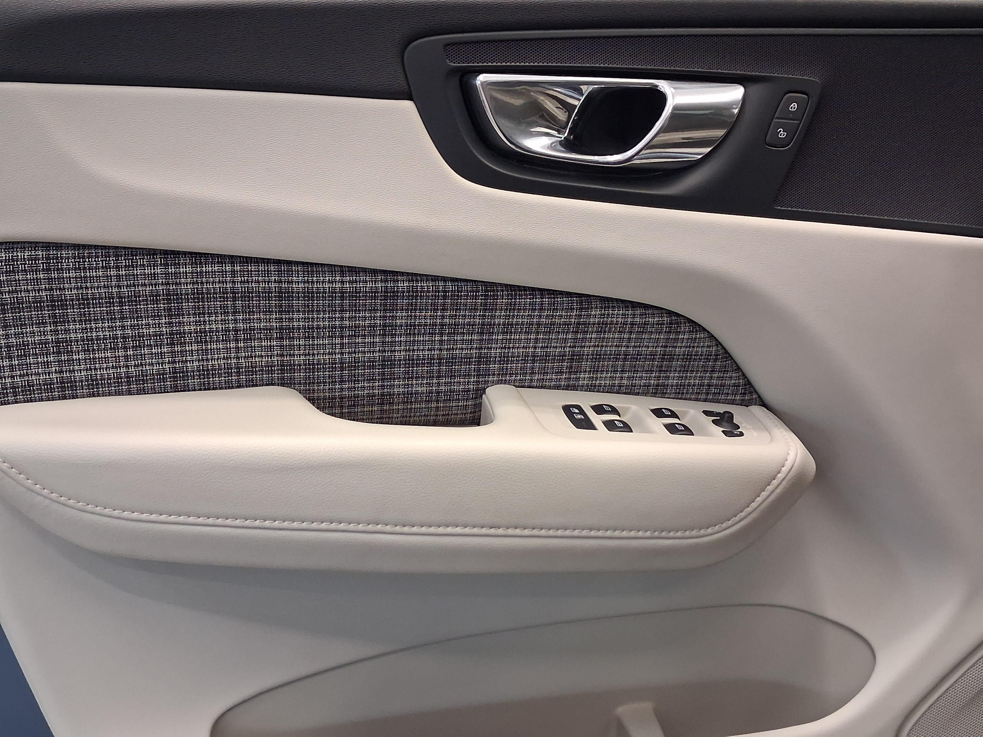 VOLVO XC60 2019