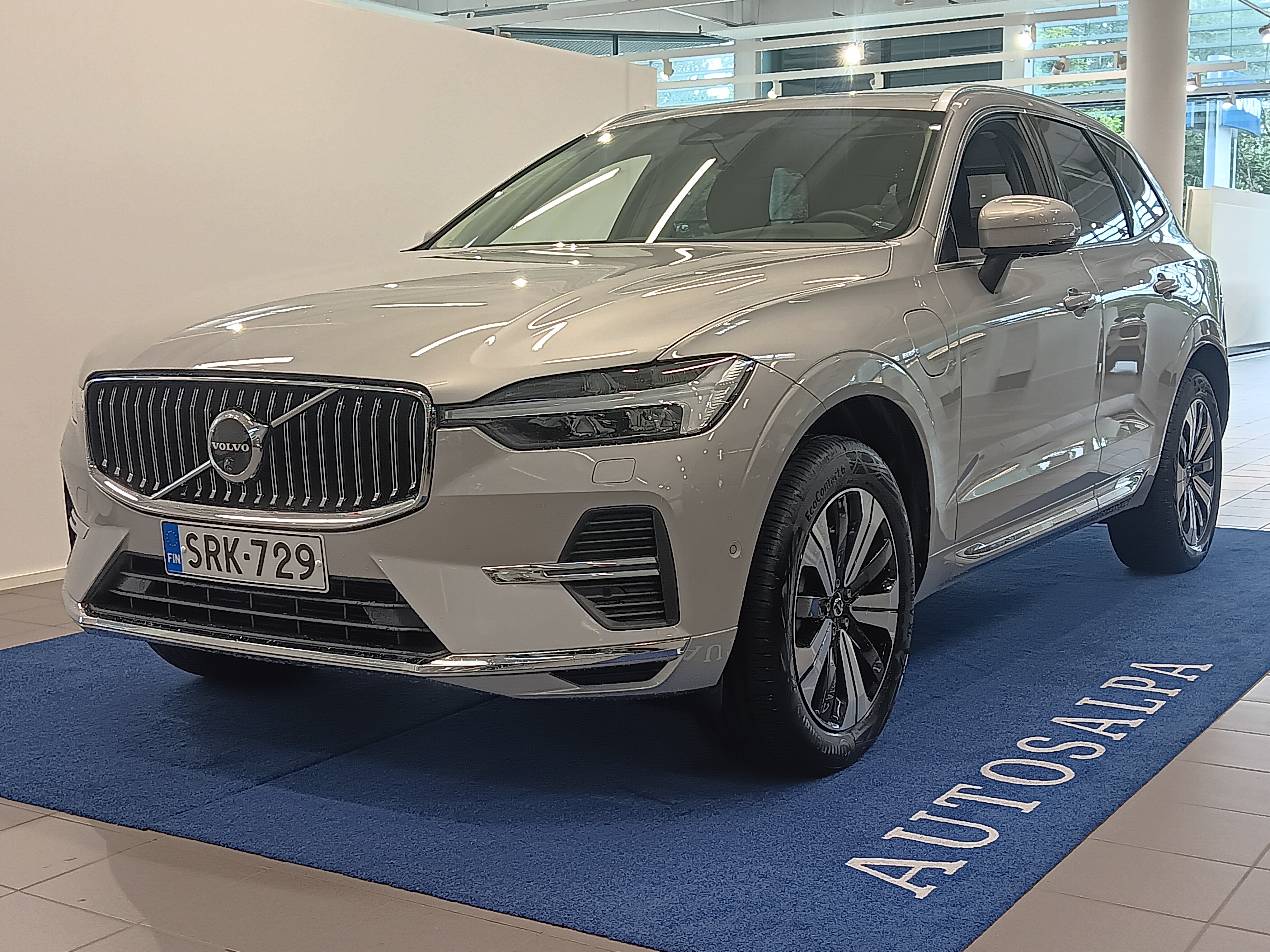 VOLVO XC60 2025