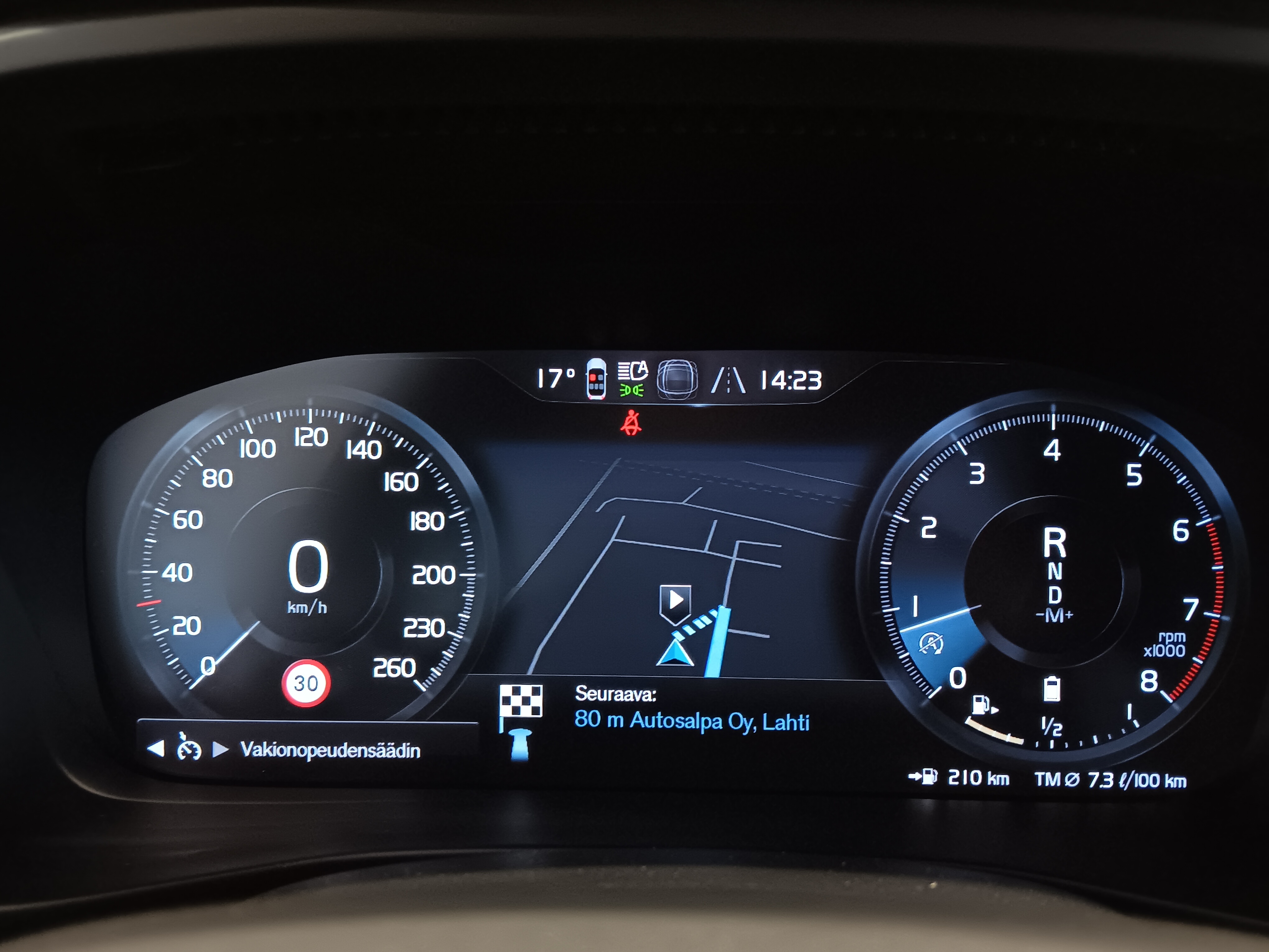 VOLVO XC40 2022