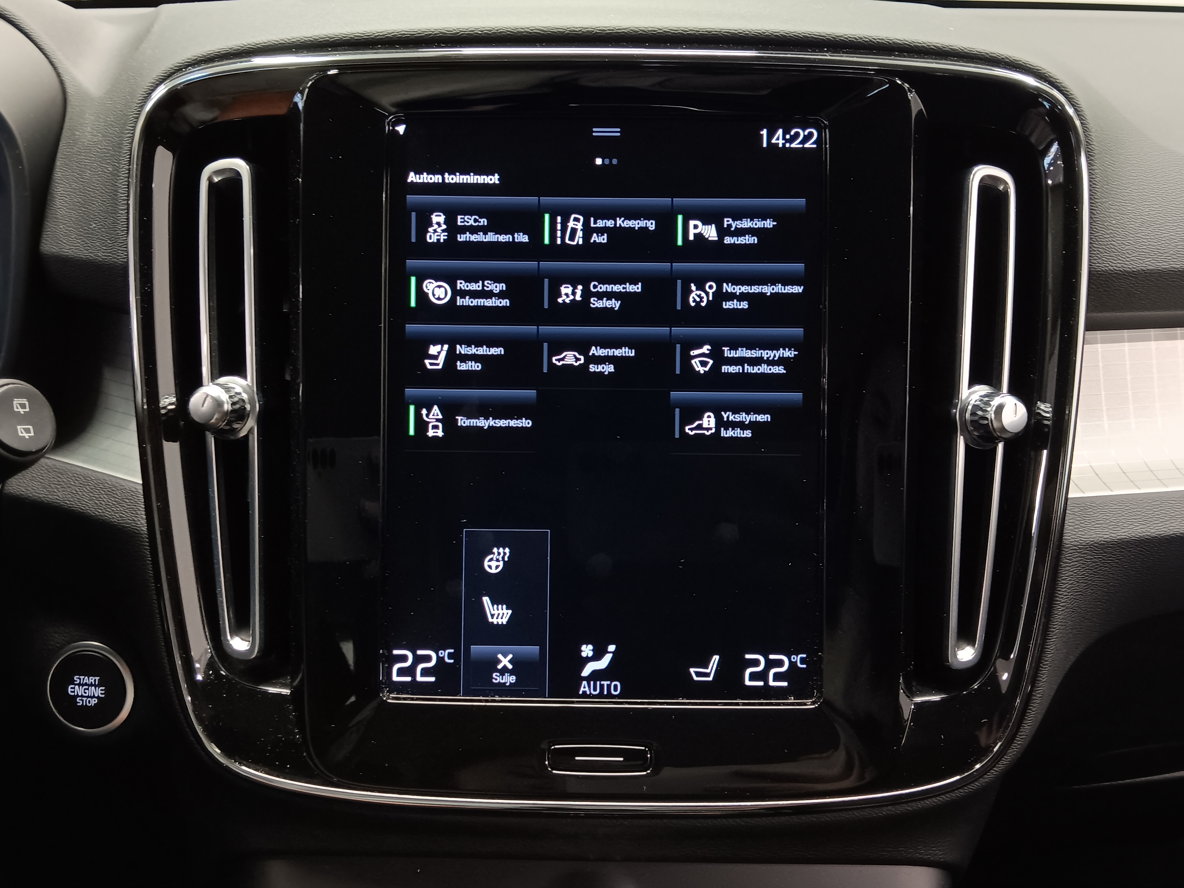 VOLVO XC40 2022