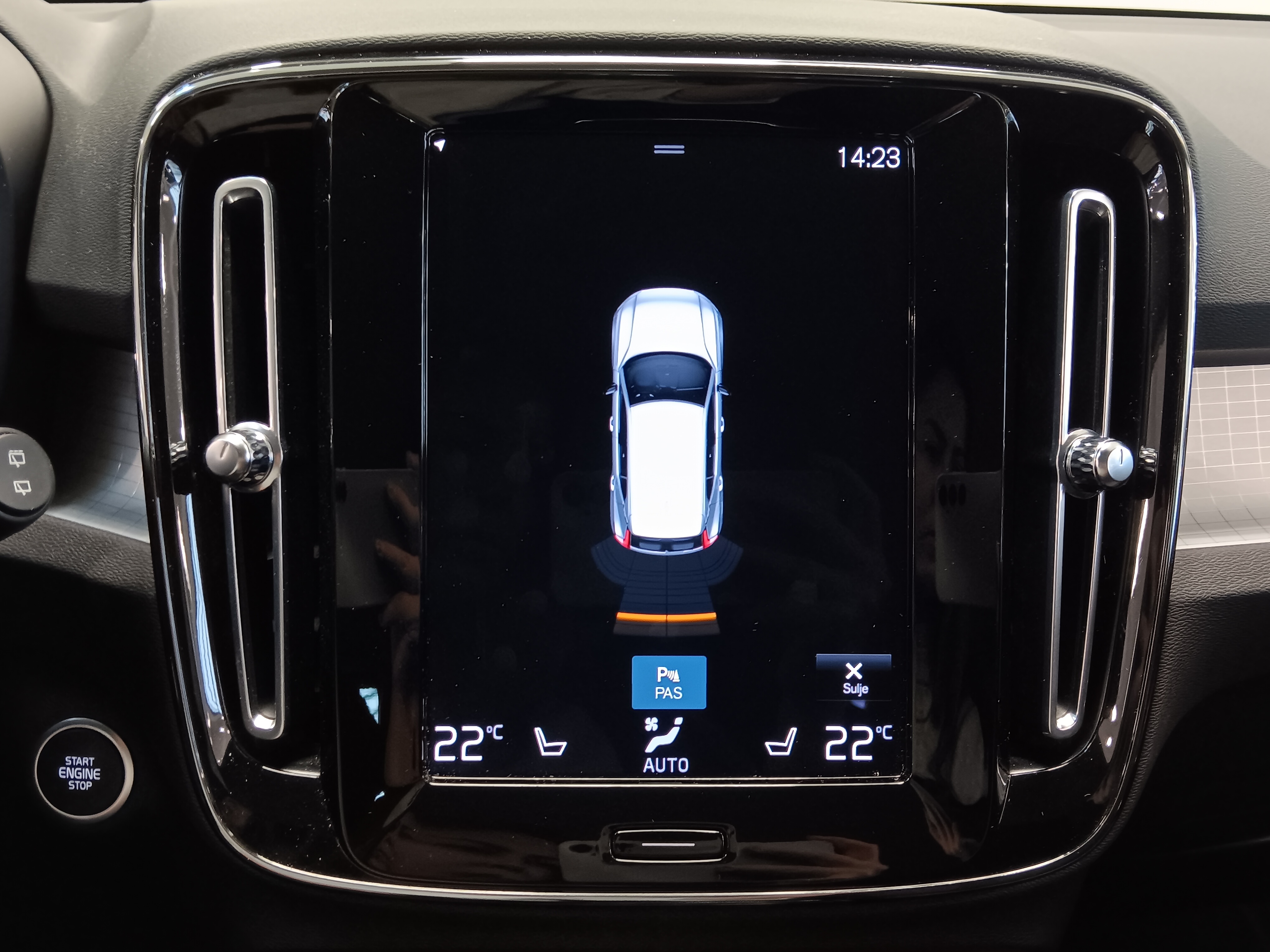 VOLVO XC40 2022