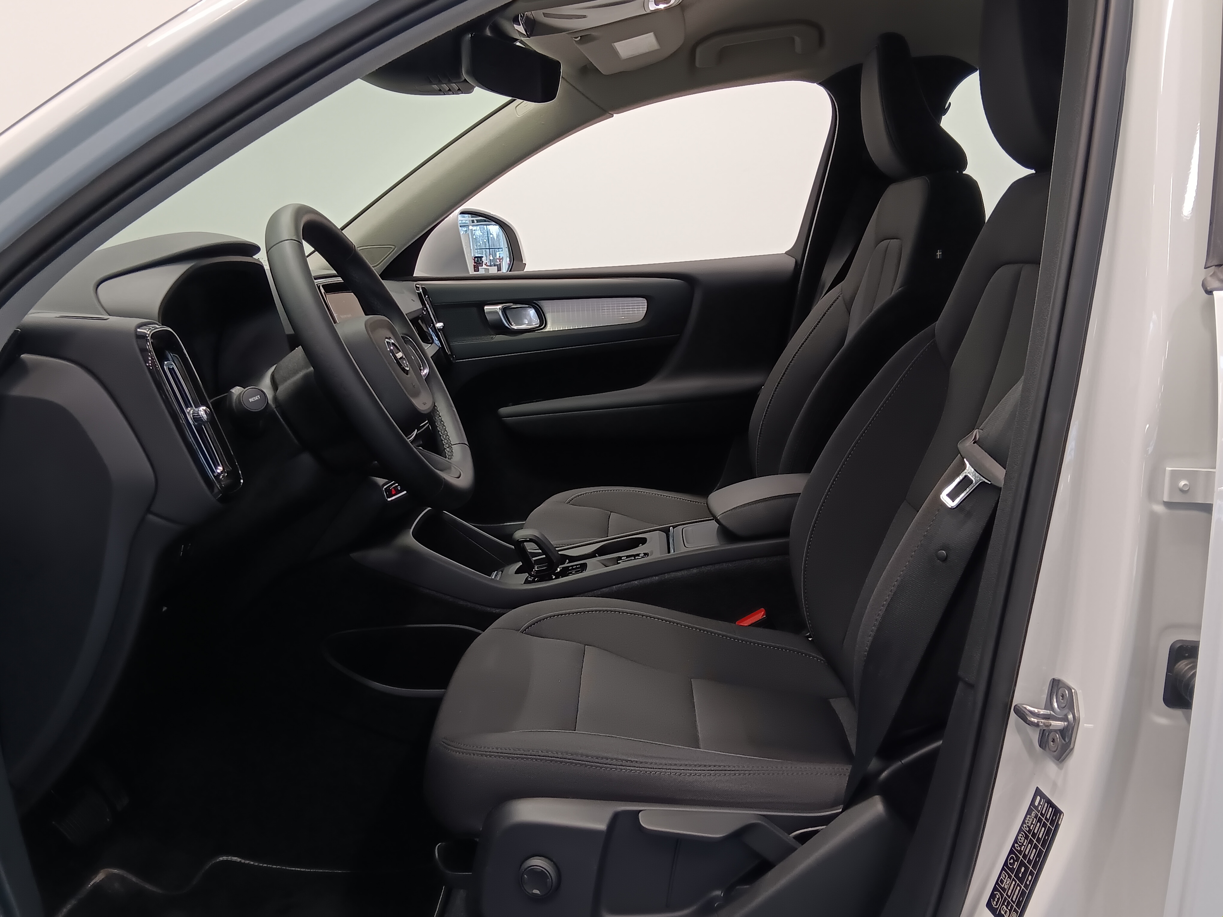 VOLVO XC40 2022