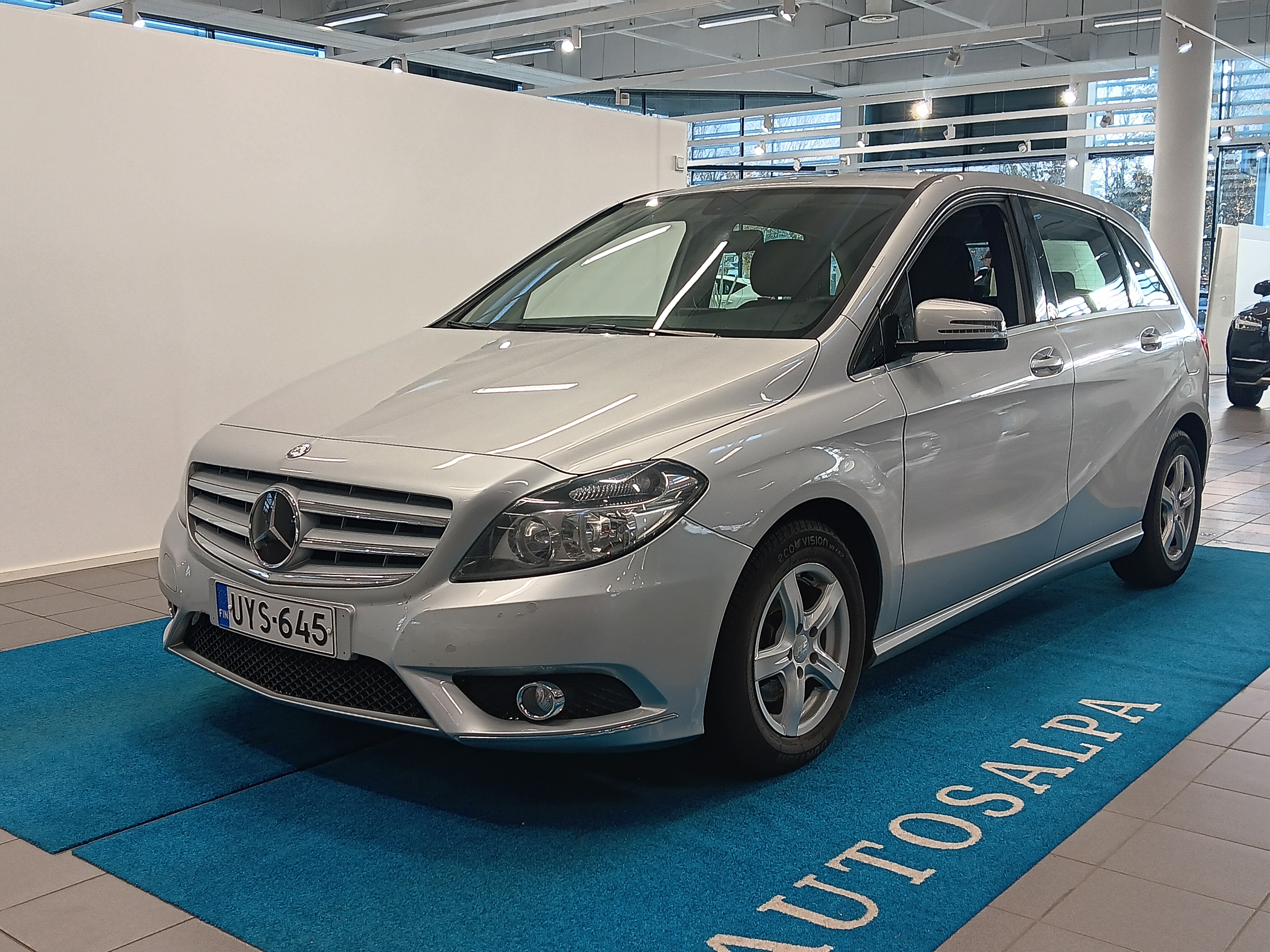 MERCEDES-BENZ B 2012