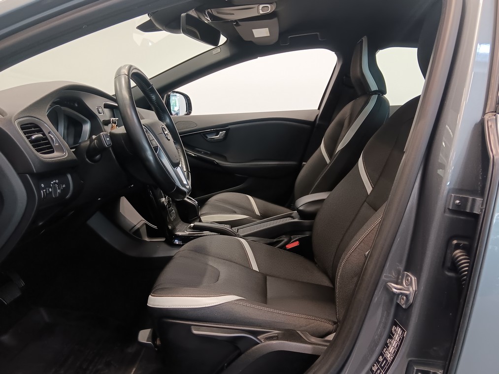 VOLVO V40 Cross Country 2018