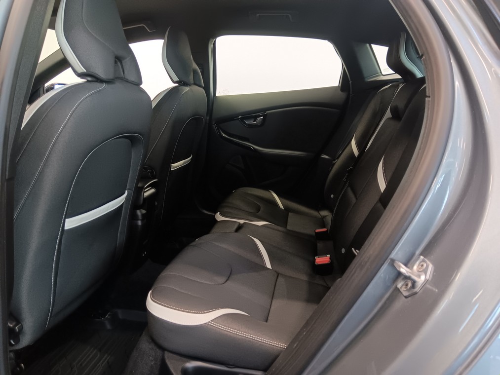 VOLVO V40 Cross Country 2018