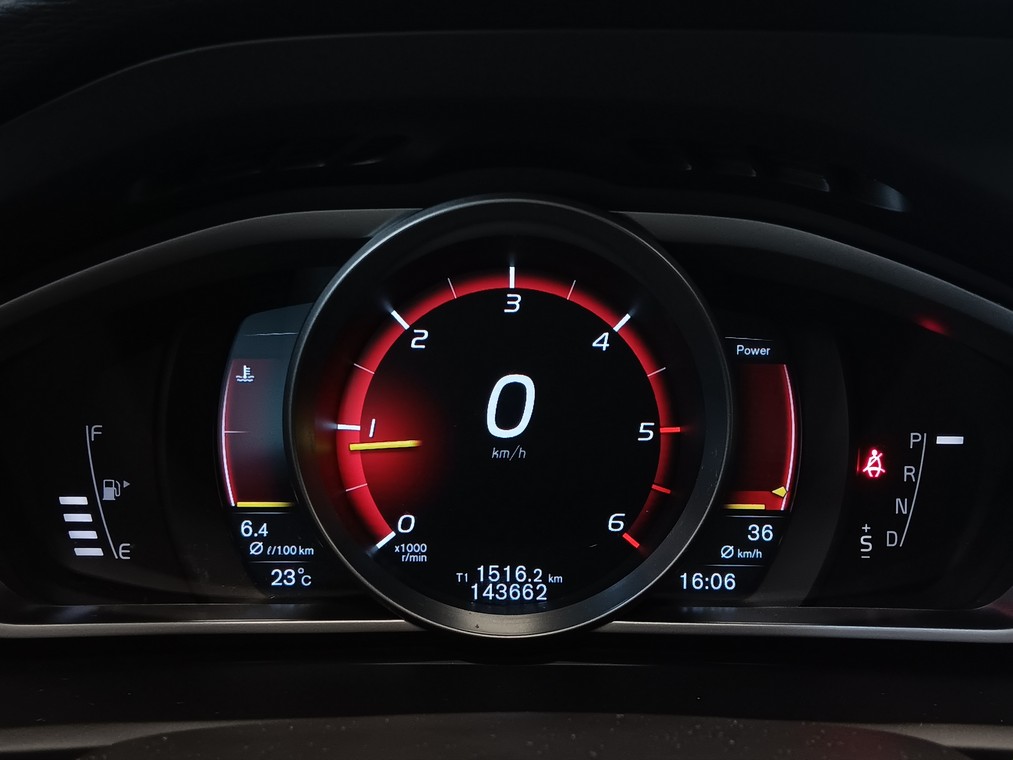 VOLVO V40 Cross Country 2018