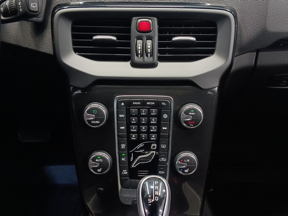 VOLVO V40 Cross Country 2018