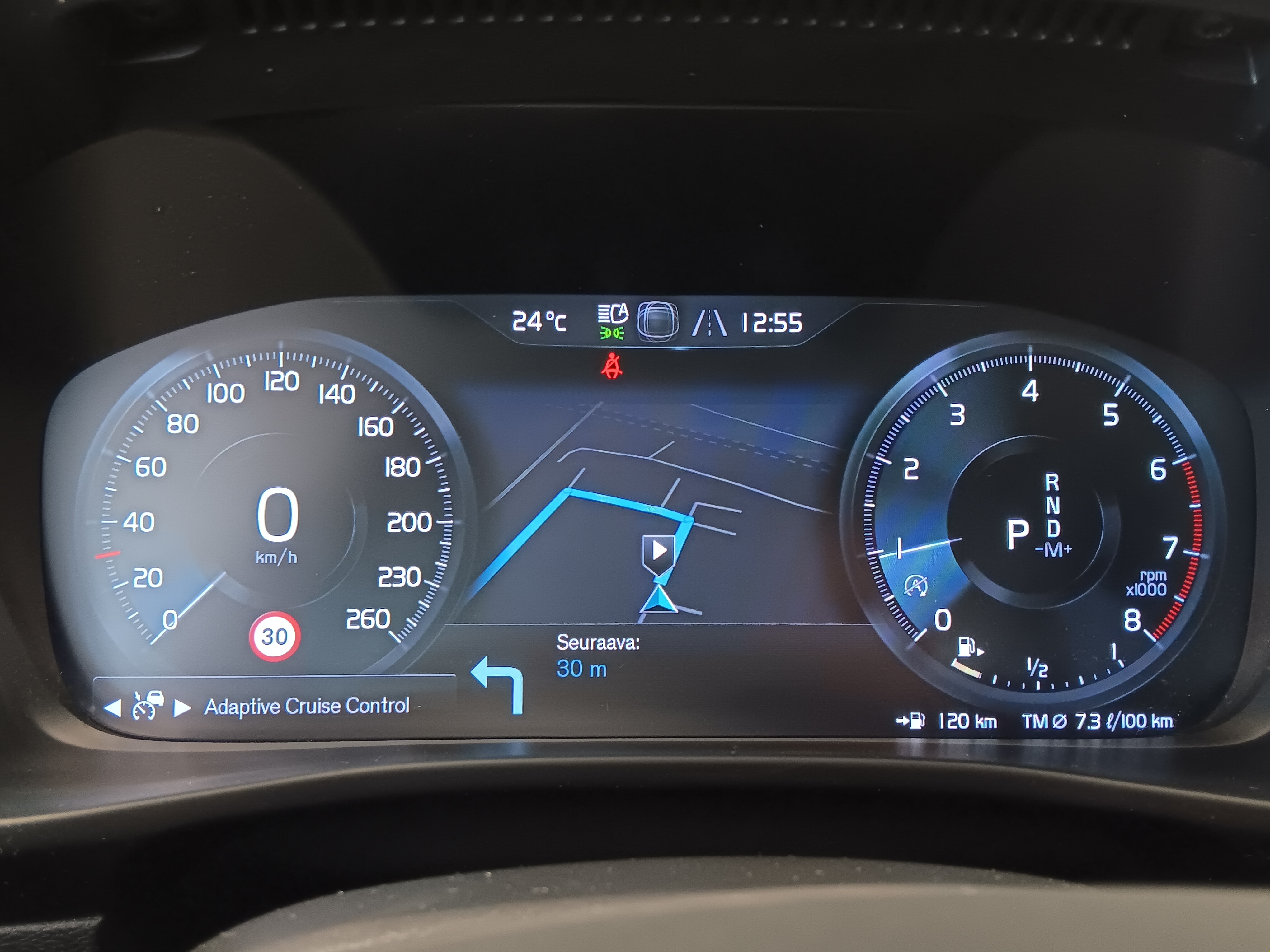 VOLVO XC40 2021