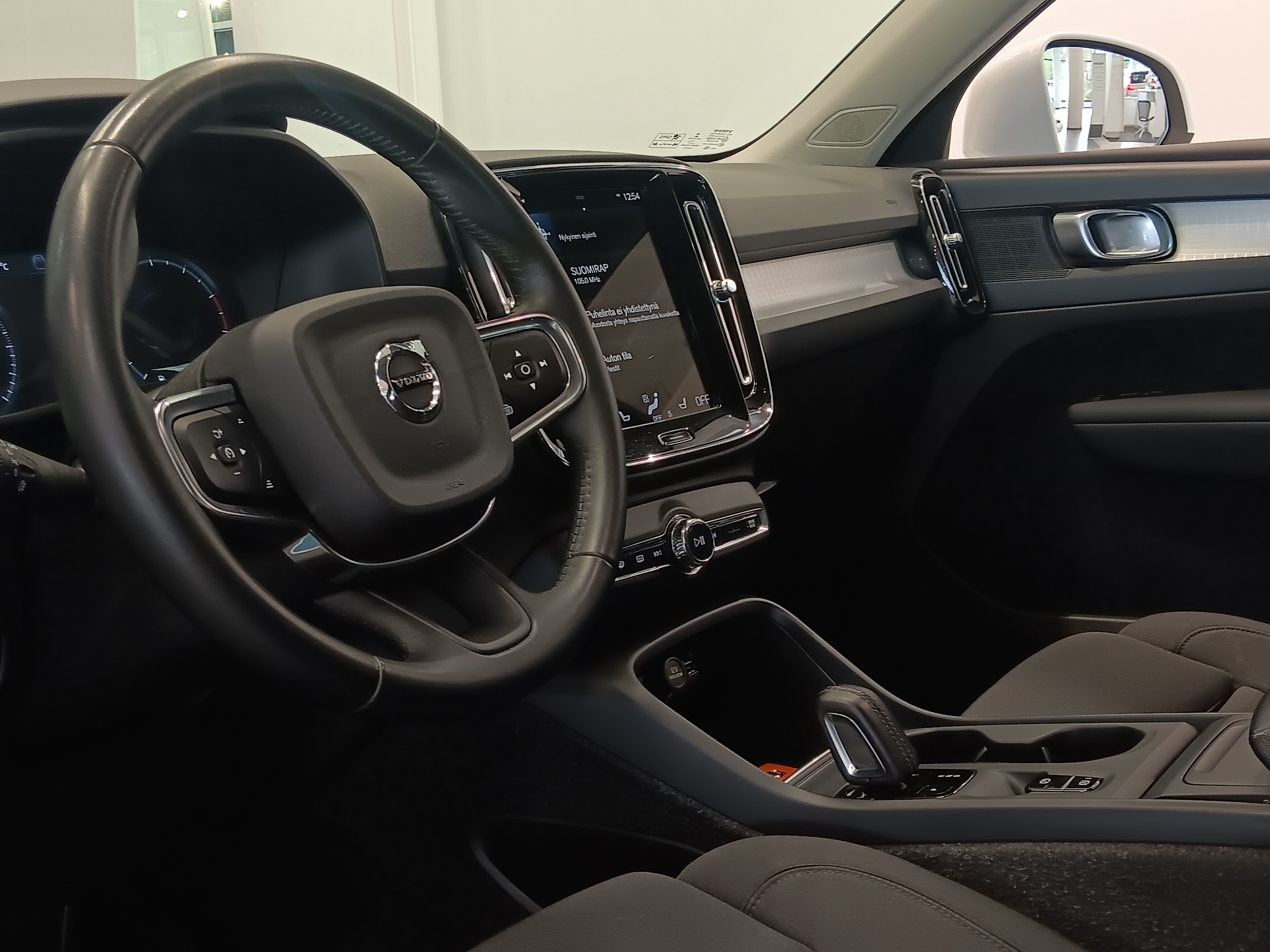 VOLVO XC40 2021