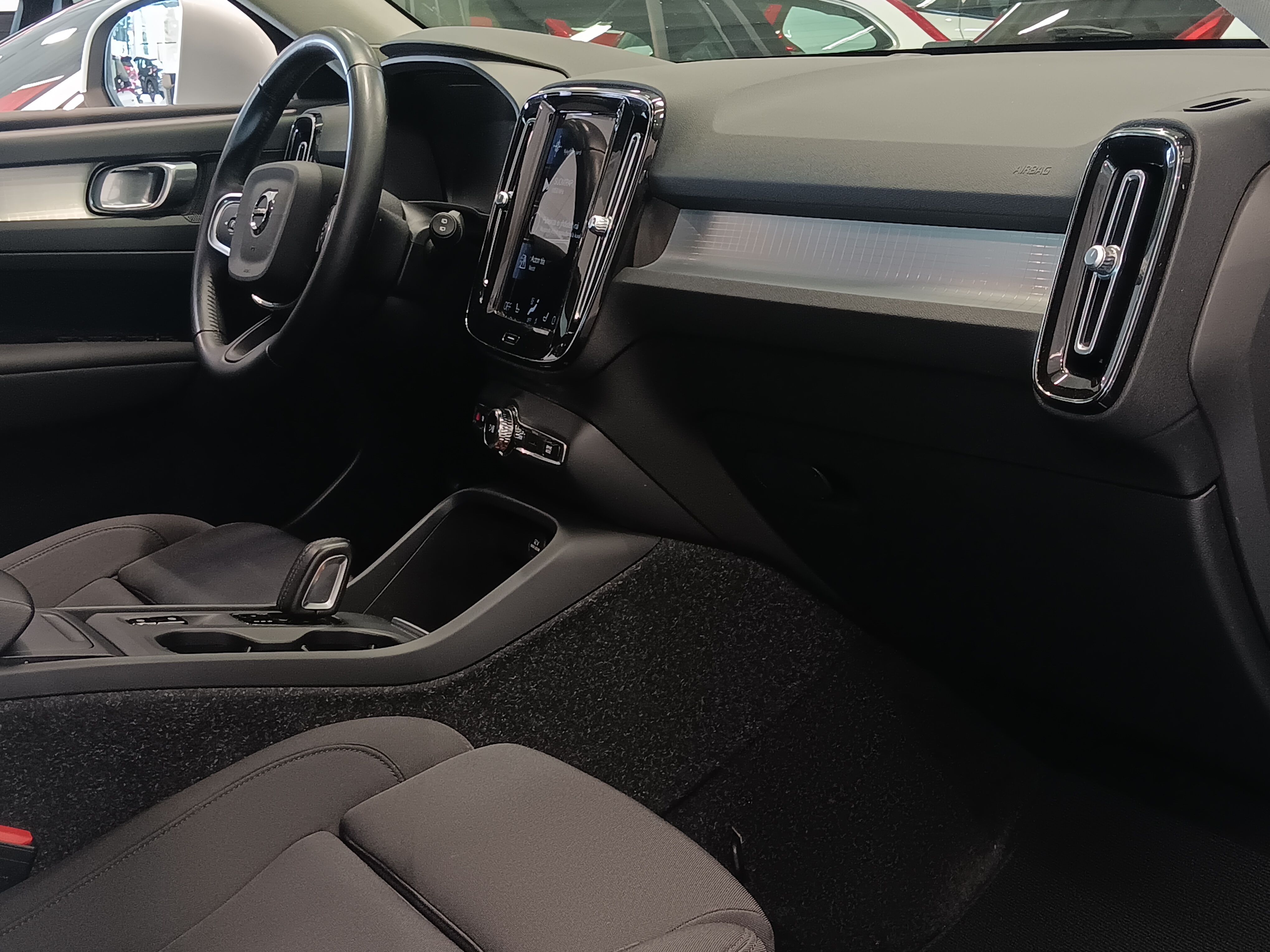 VOLVO XC40 2021