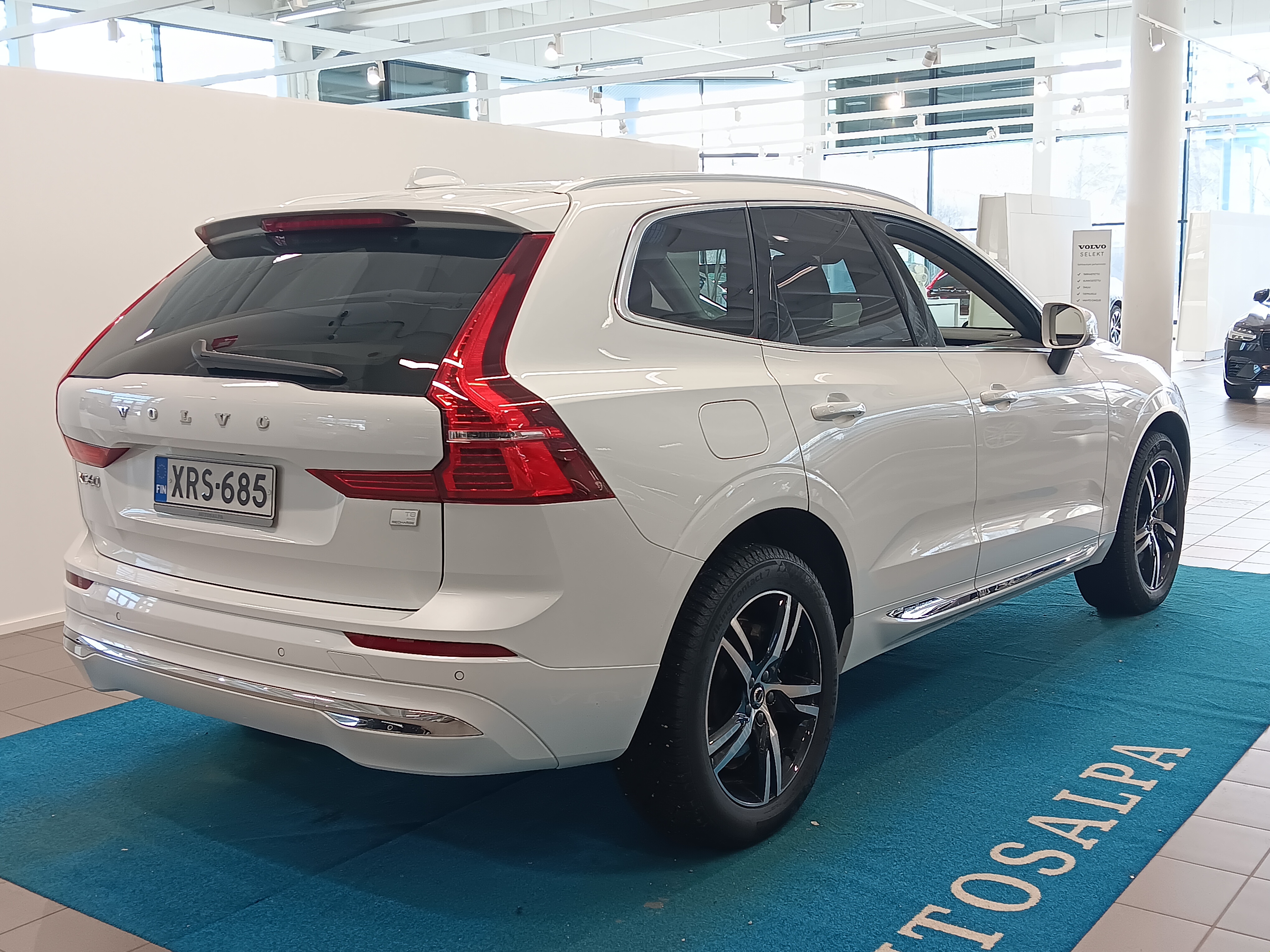 VOLVO XC60 2023