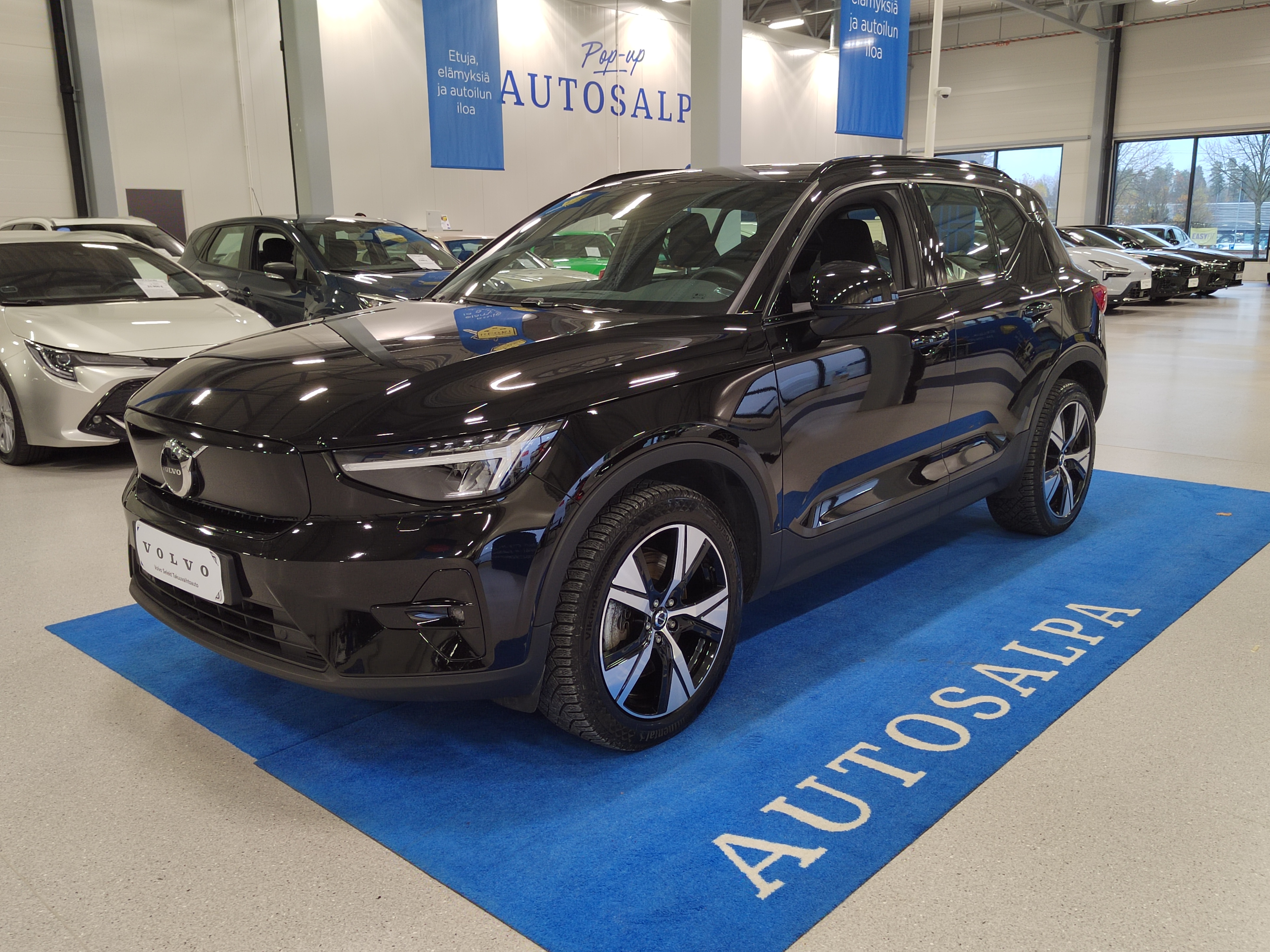 VOLVO XC40 2023