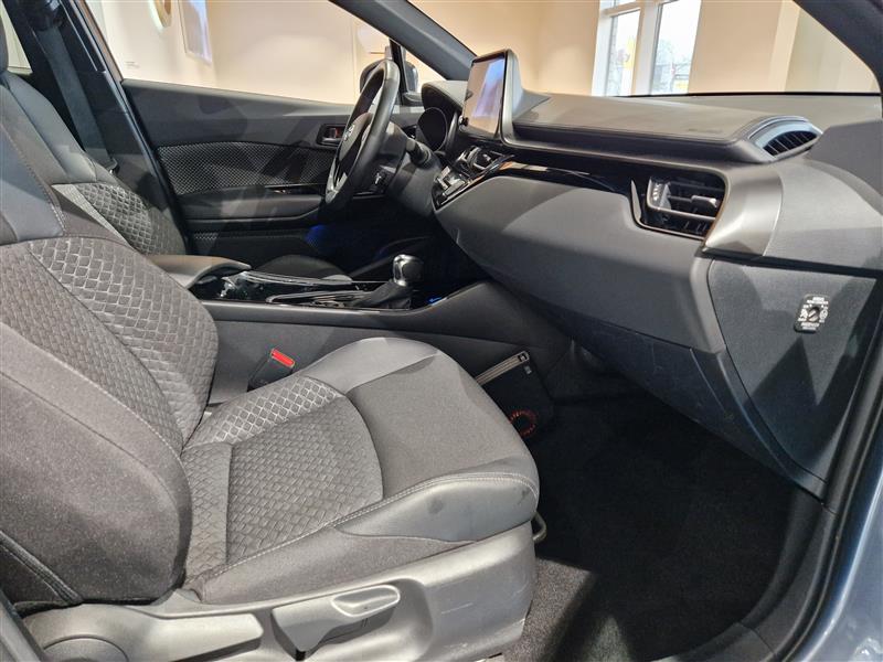 TOYOTA C-HR 2023