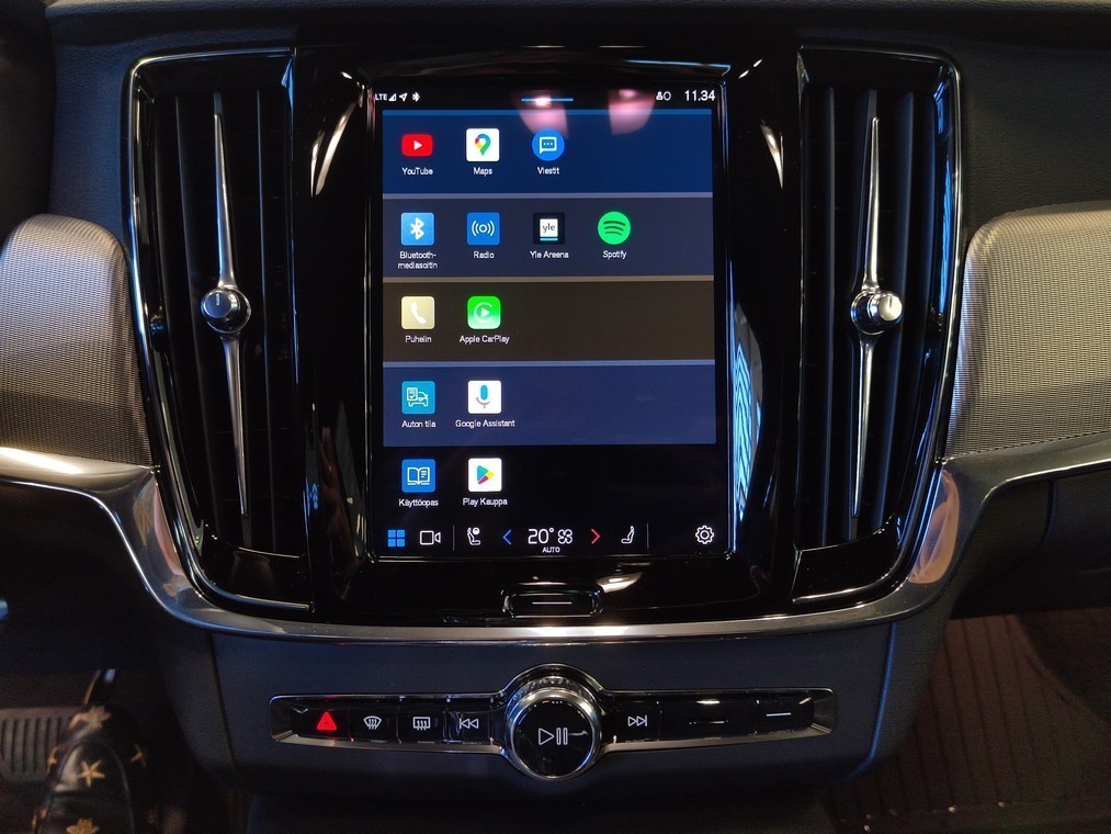 VOLVO V90 2024