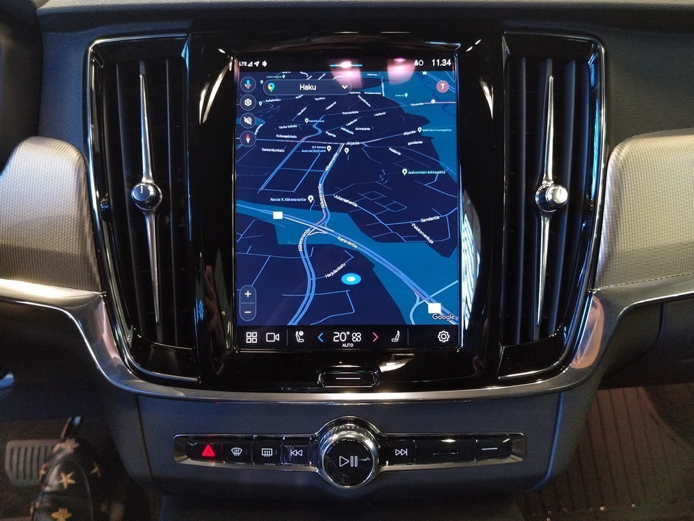 VOLVO V90 2024
