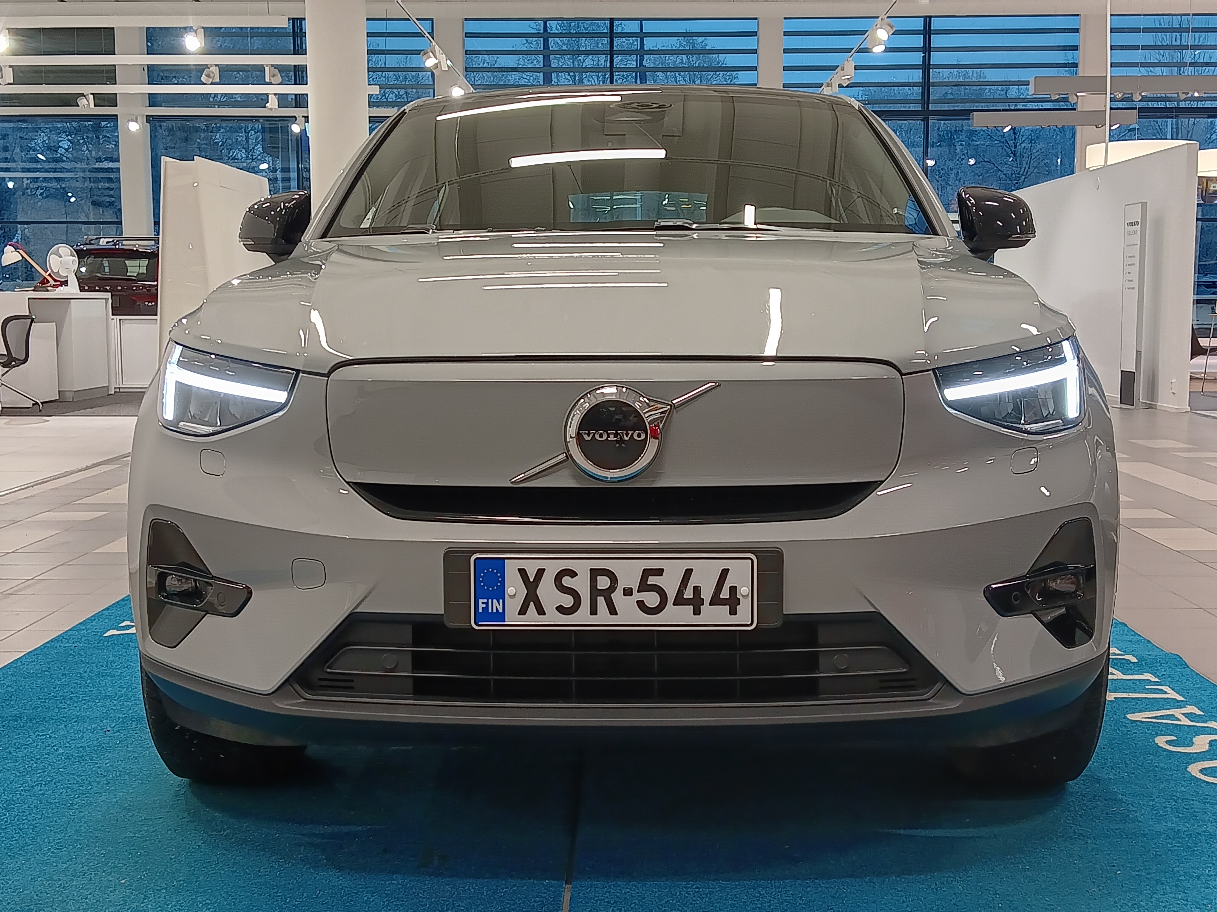 VOLVO C40 2024