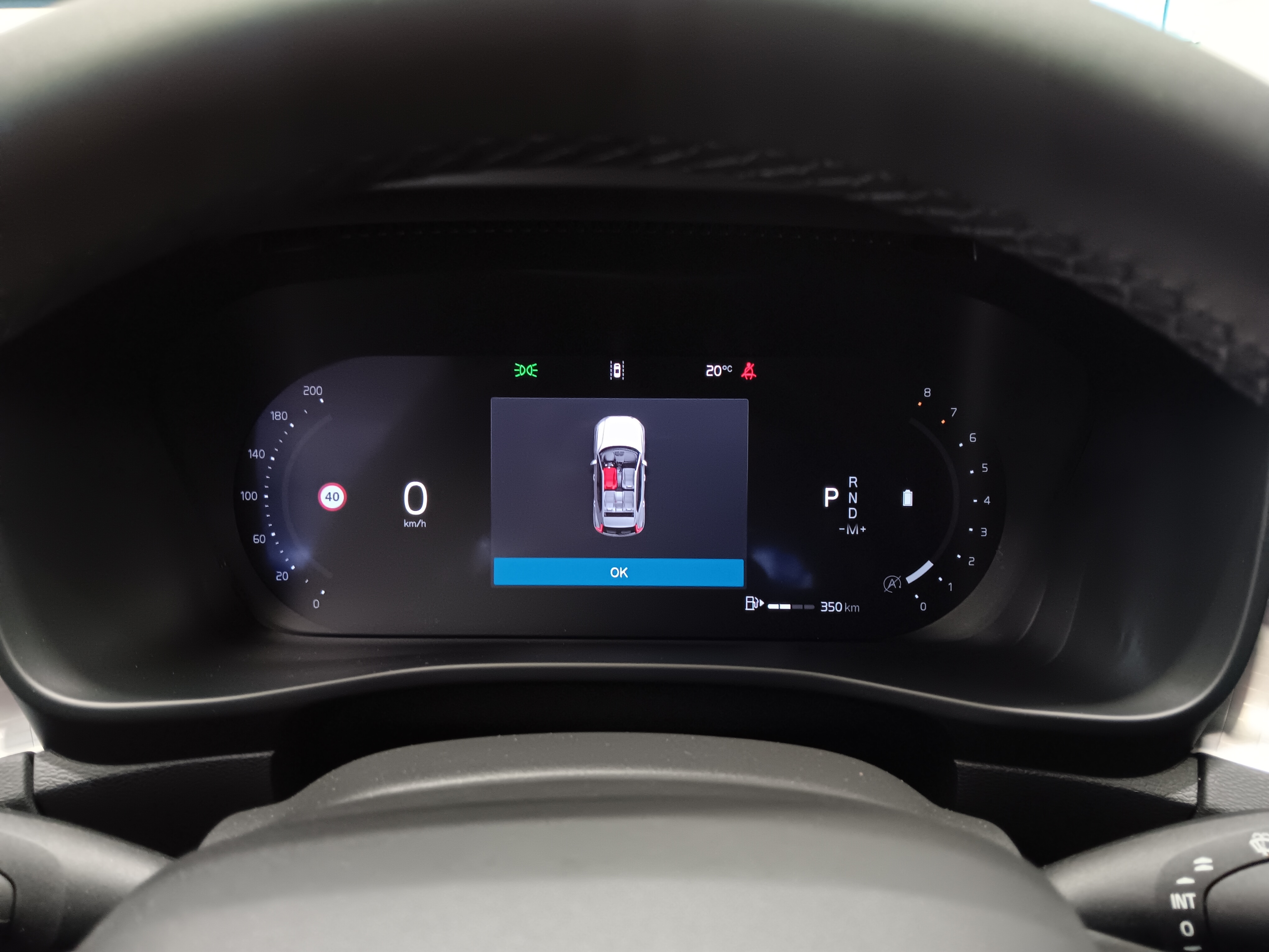 VOLVO XC40 2024