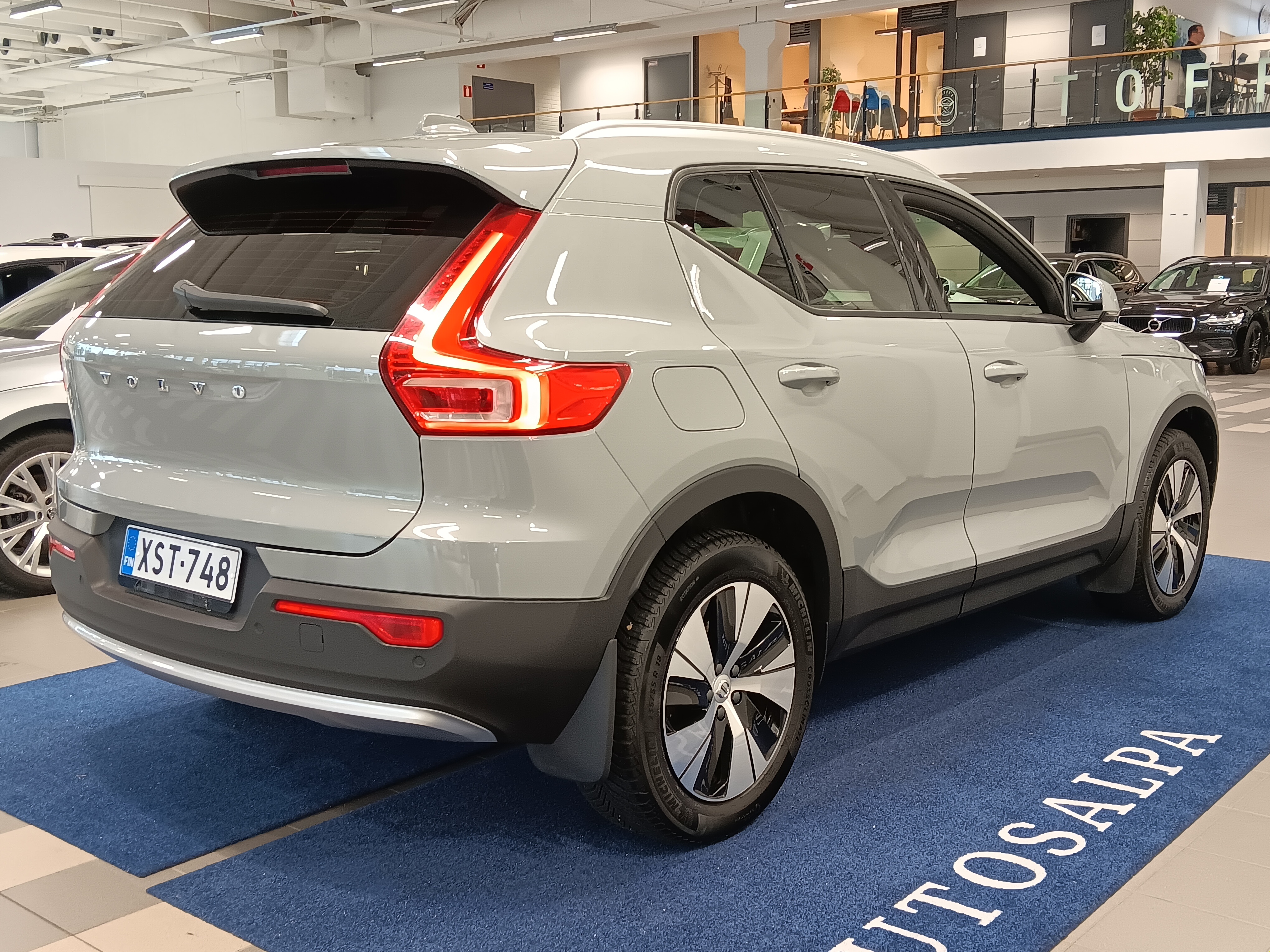 VOLVO XC40 2024