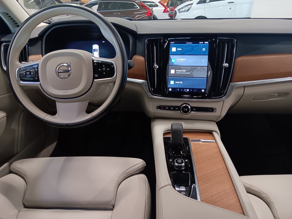 VOLVO S90 2022