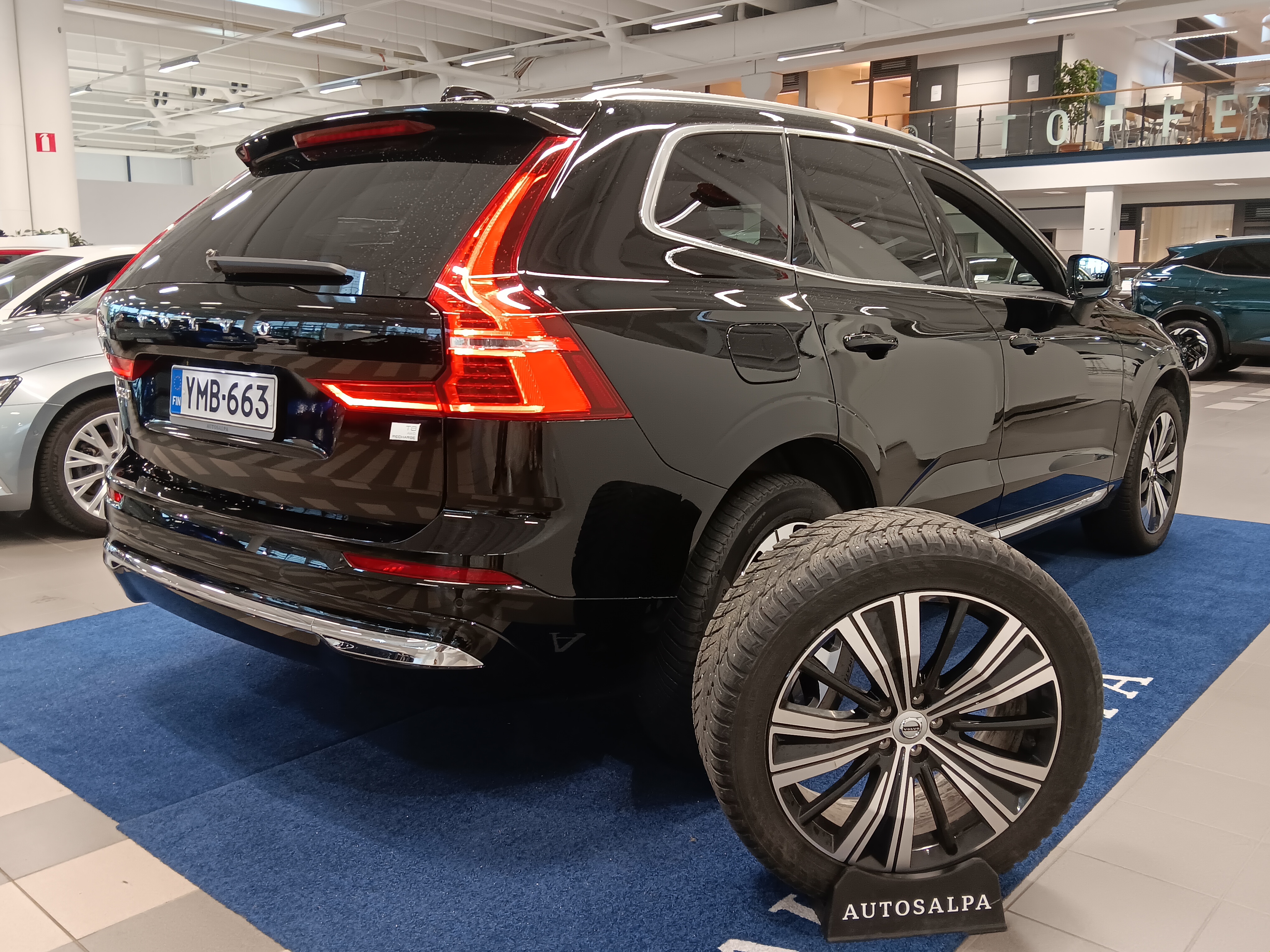 VOLVO XC60 2023