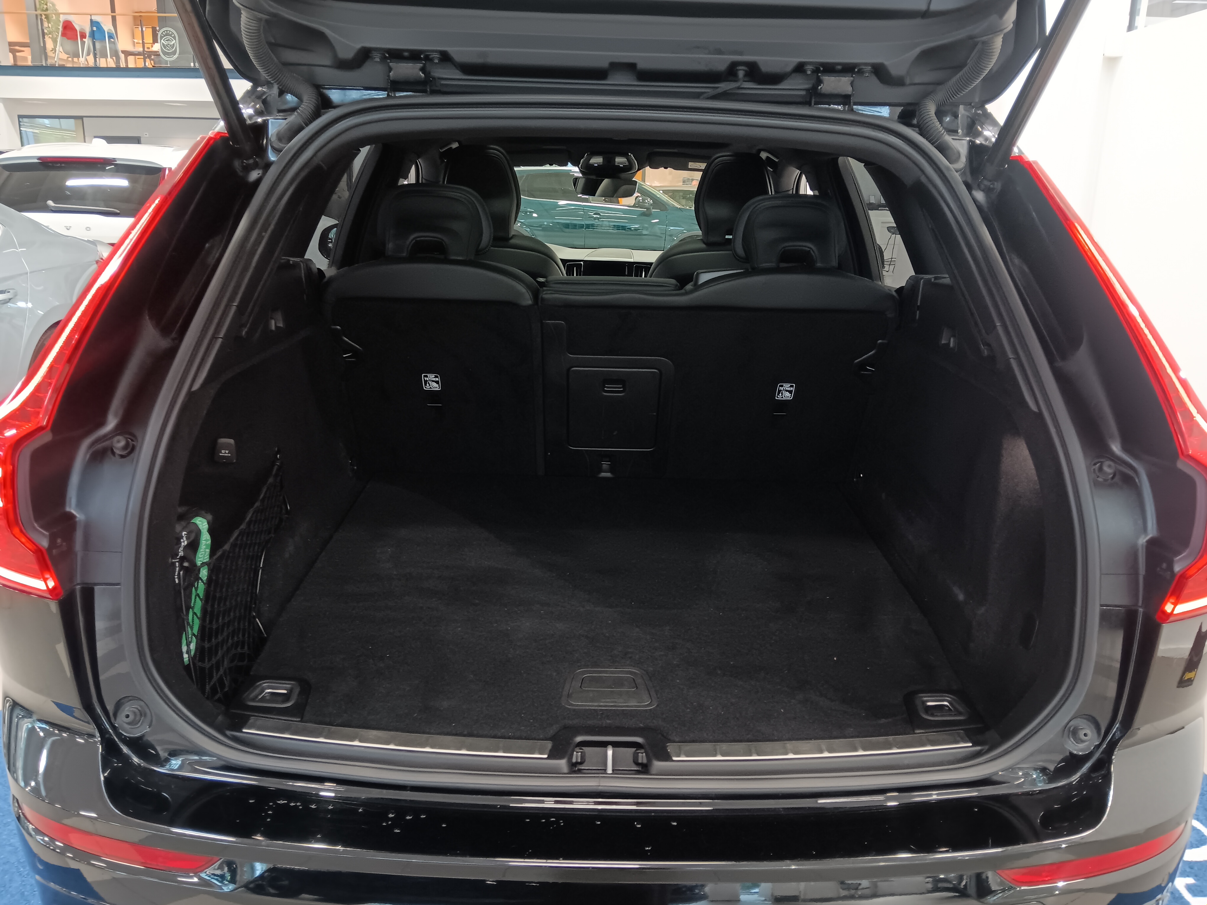 VOLVO XC60 2023