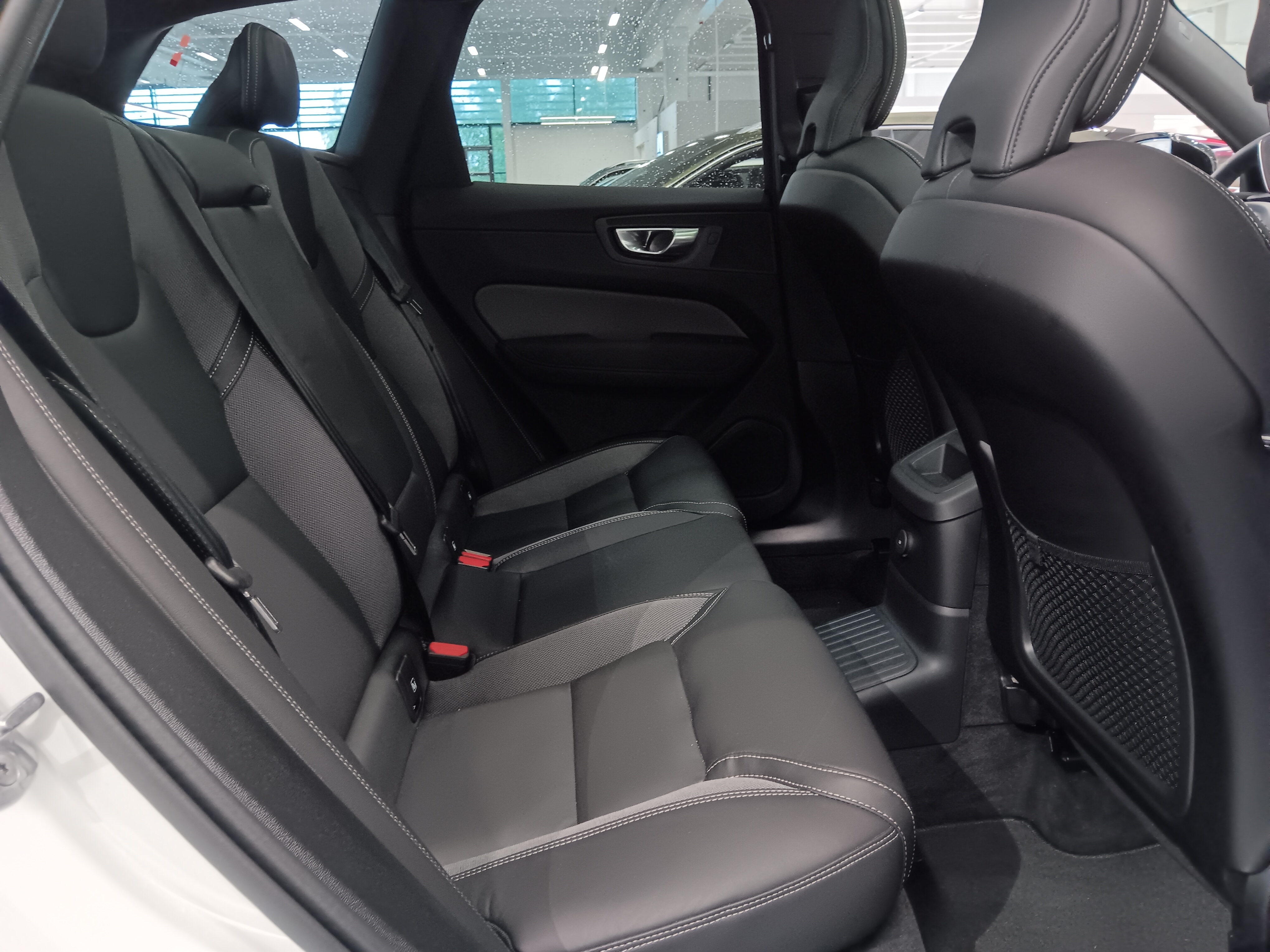 VOLVO XC60 2026