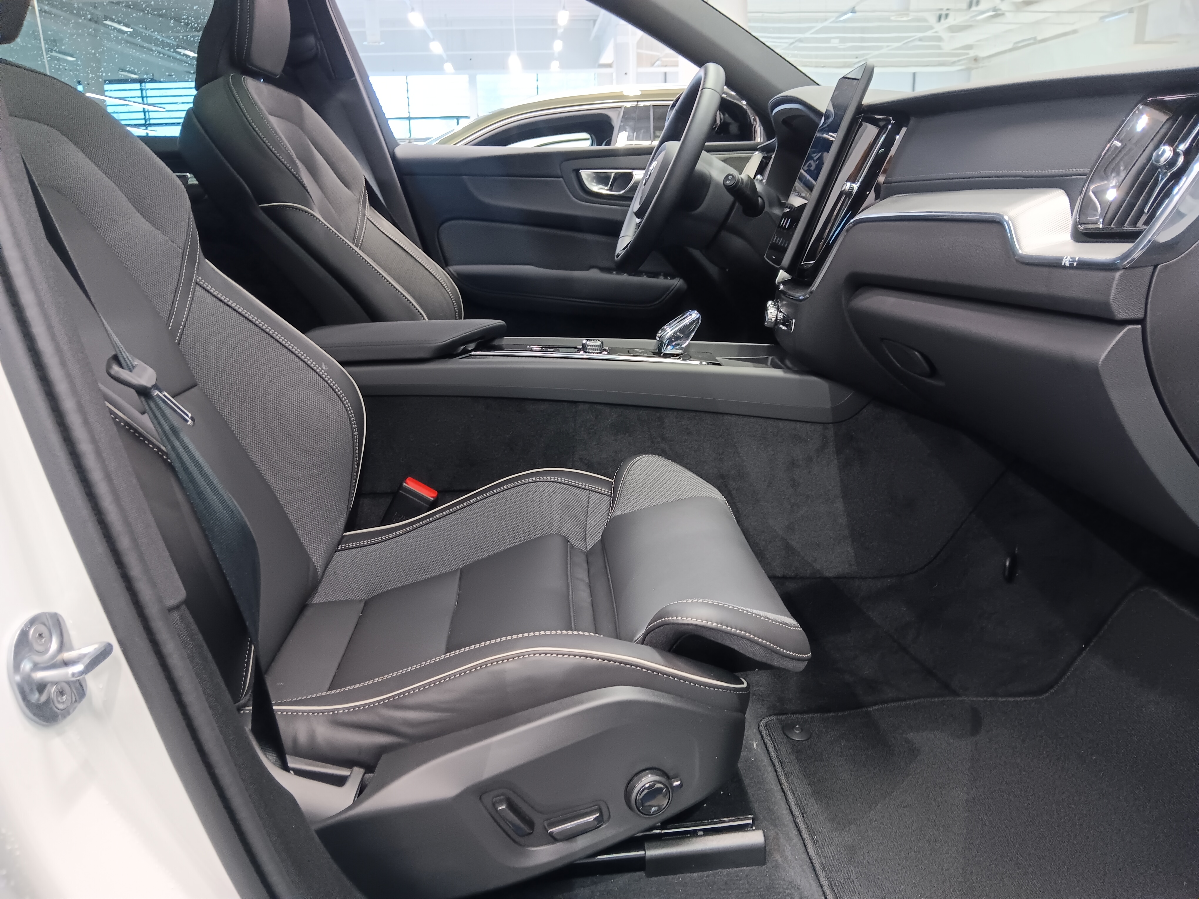 VOLVO XC60 2026