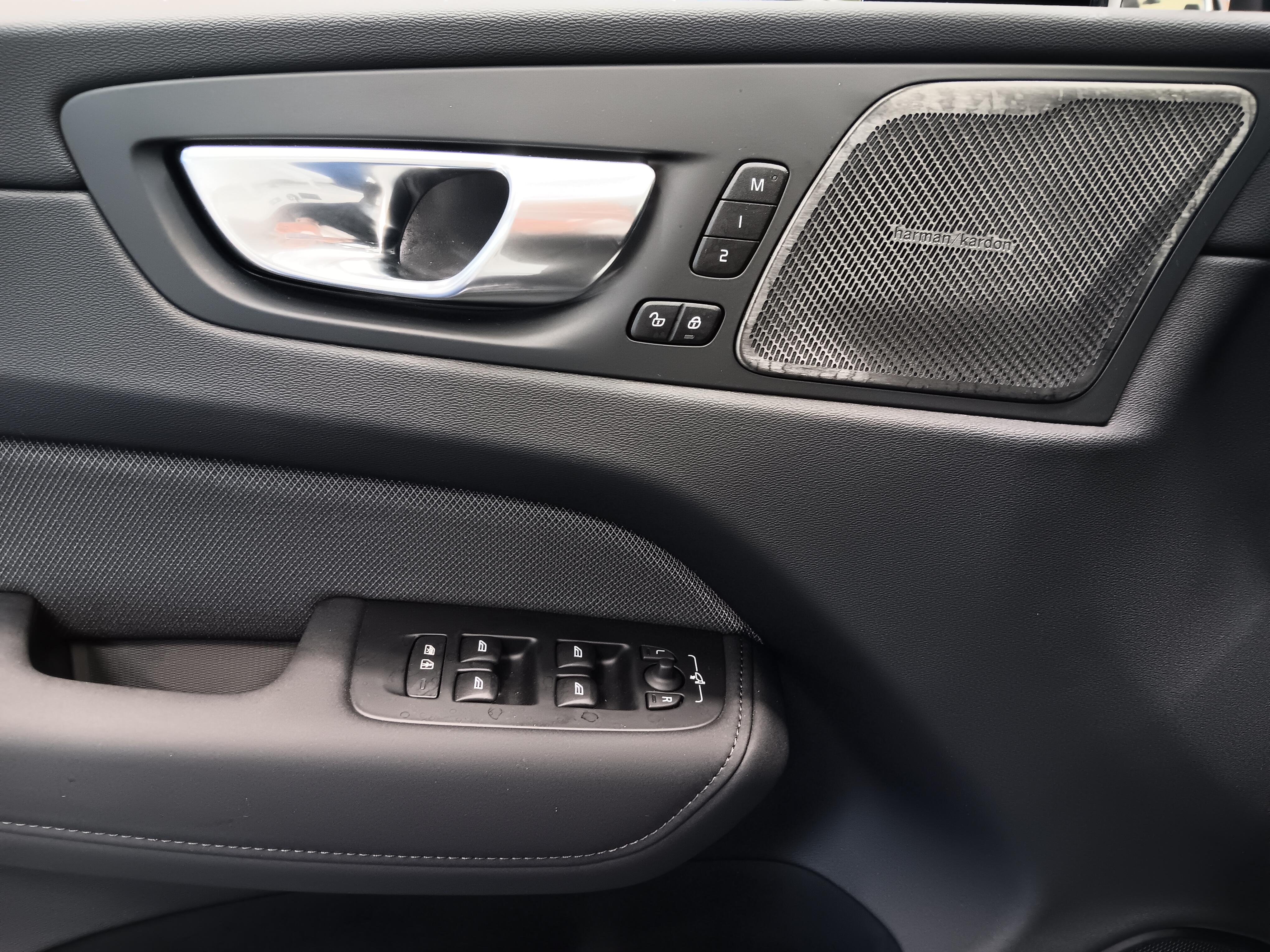 VOLVO XC60 2026